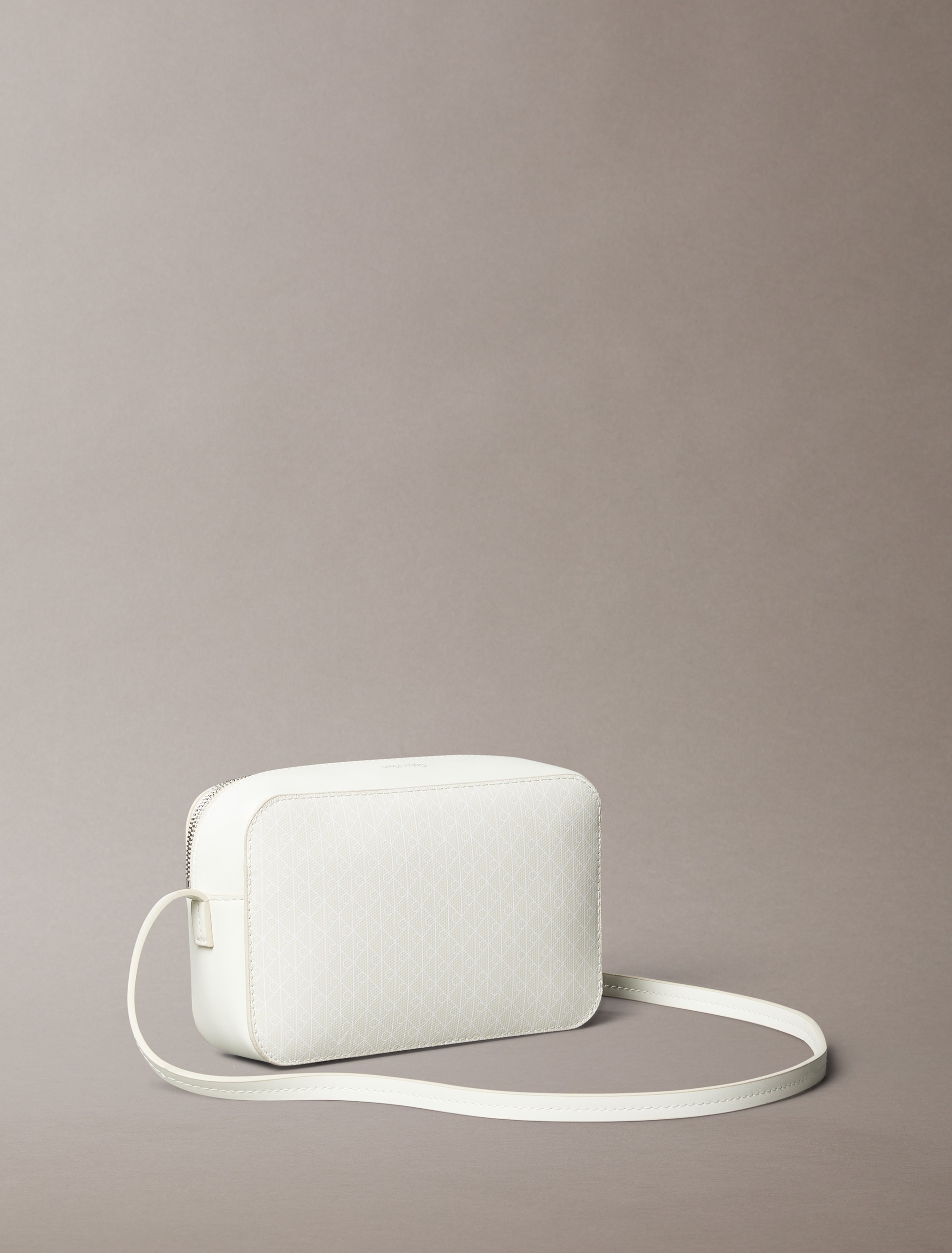 Calvin Klein Mini Bag "AOP ELONGATED CAMERA BAG", kleine Damen-Umhängetasch günstig online kaufen
