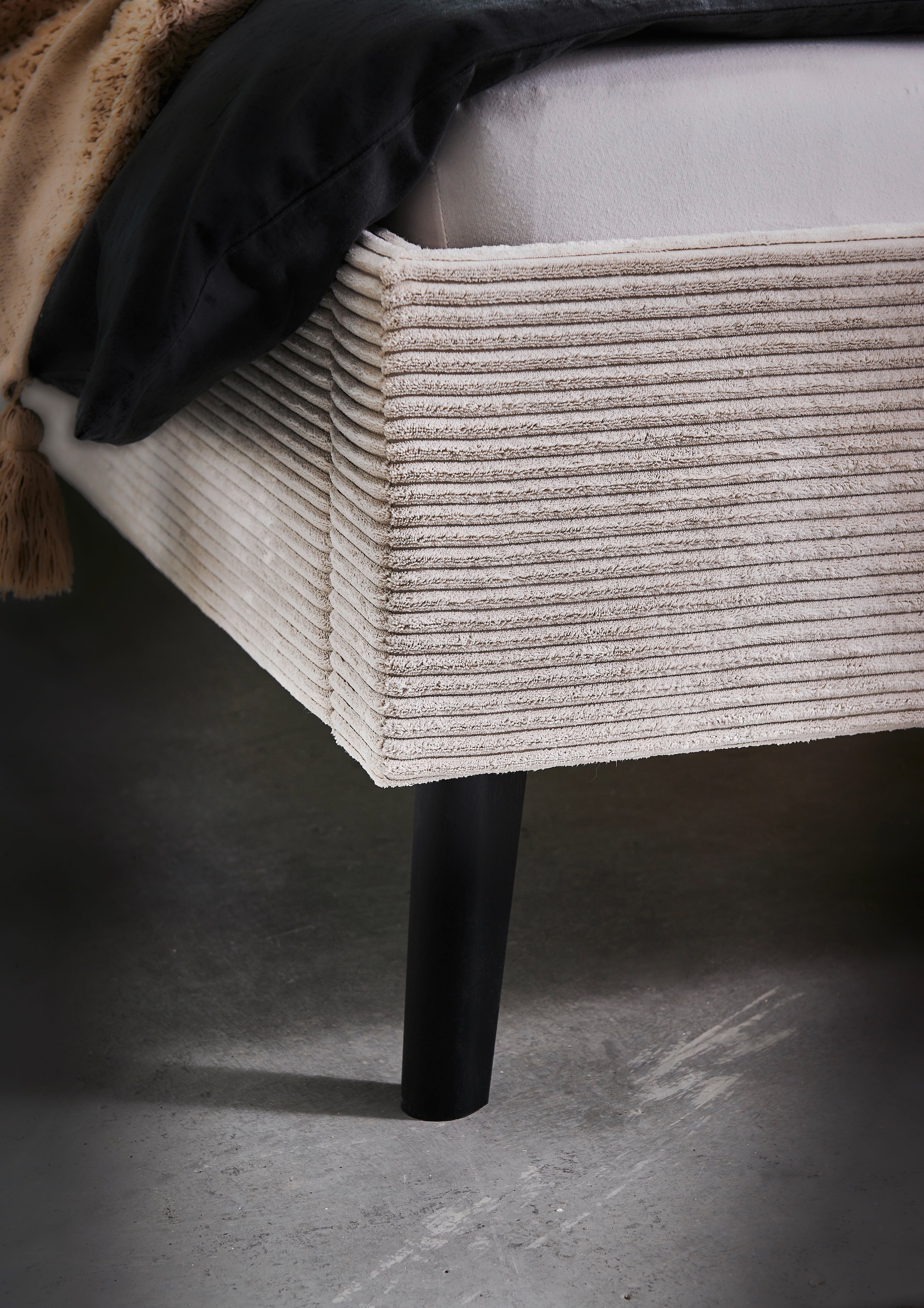 meise.möbel Polsterbett »Avola«, erhältlich in den Breiten 140 & 180cm, Bezugsstoff Cord