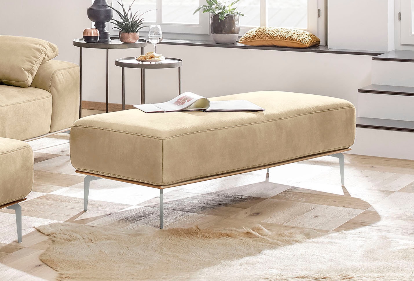 W.SCHILLIG mit elegantem Holzsockel, Füße in Chrom glänzend, Breite 150 cm günstig online kaufen