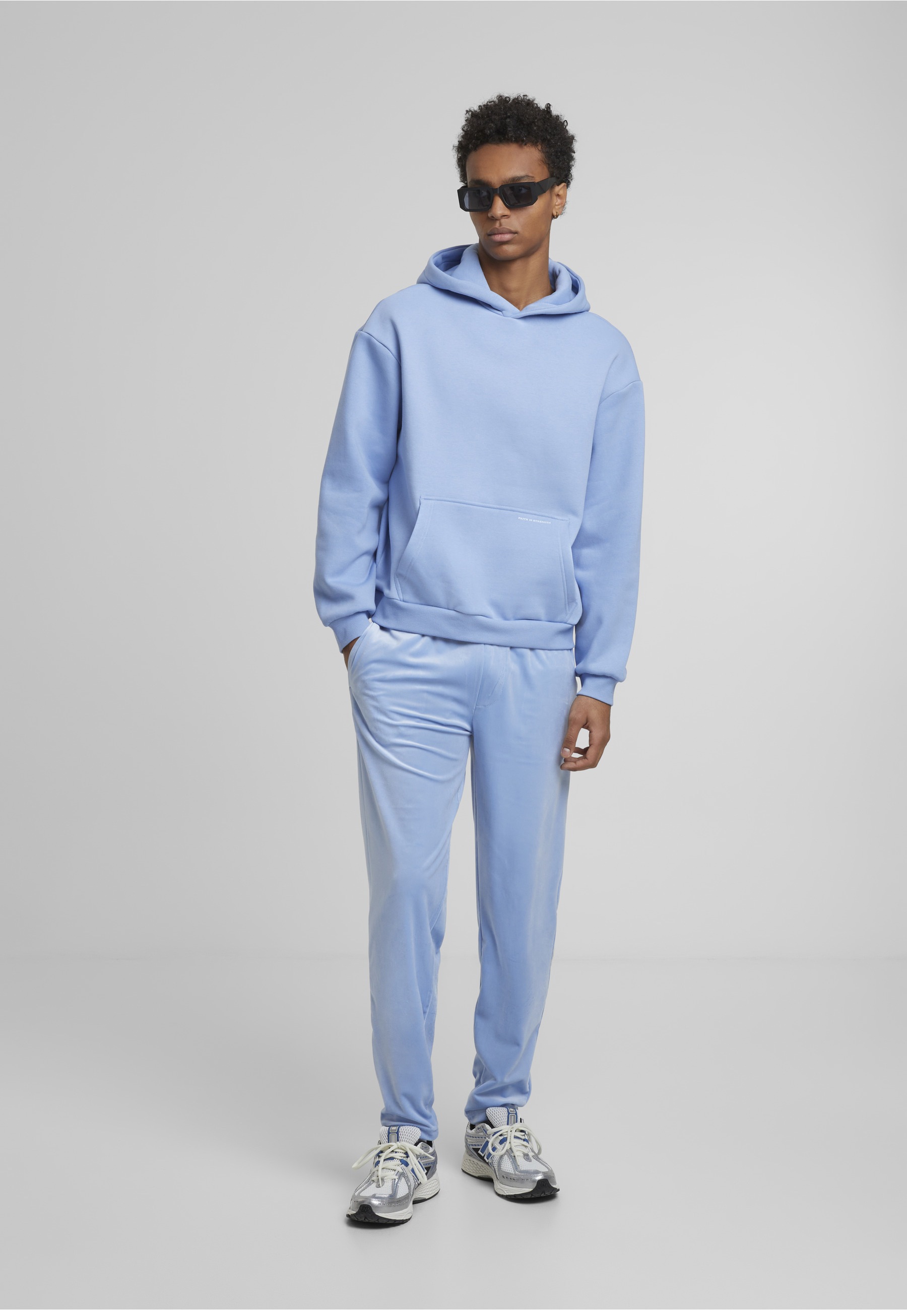 URBAN CLASSICS Jogginghose »Urban Classics Velvet Trackpants«
