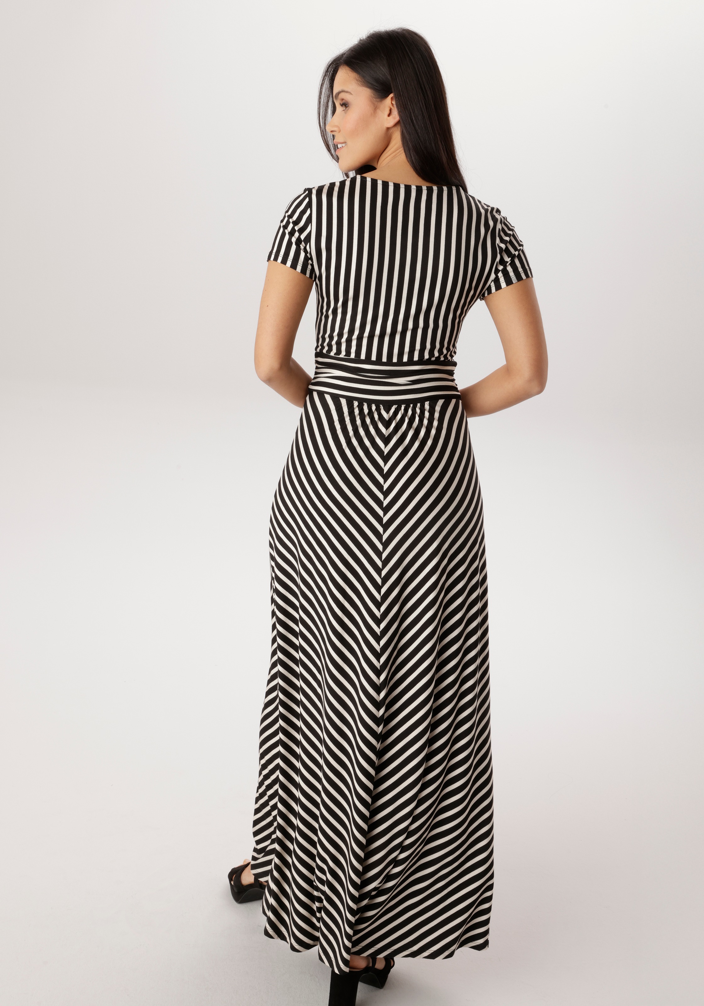 Aniston SELECTED Sommerkleid mit modernen, grafischen Streifenverlauf - NEU günstig online kaufen