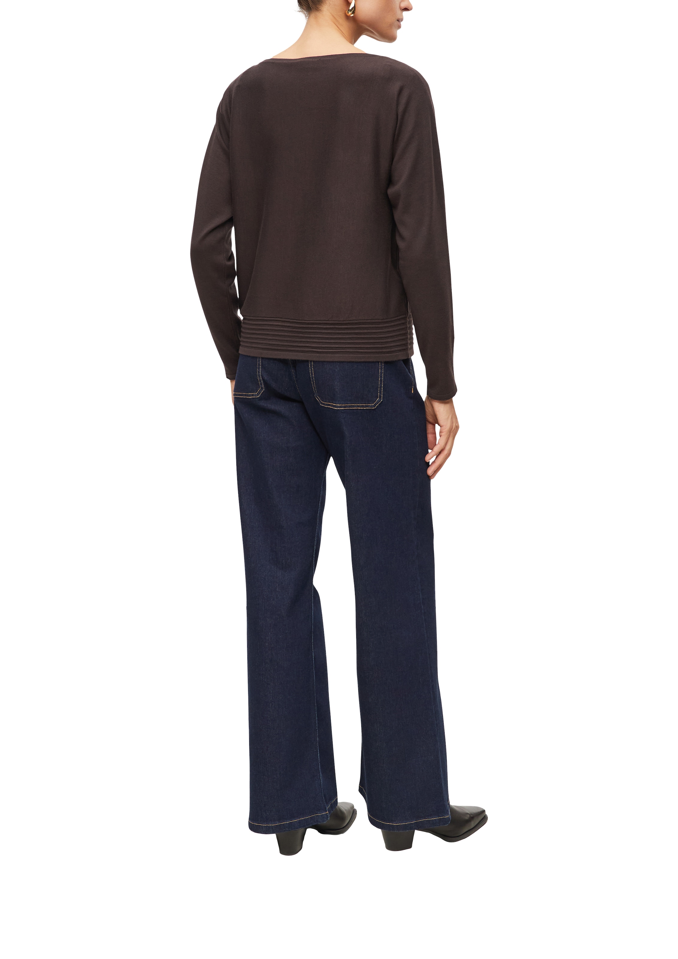 s.Oliver BLACK LABEL Rundhalspullover mit tiefem Rundhalsausschnitt, atmungsaktiv, elastisch