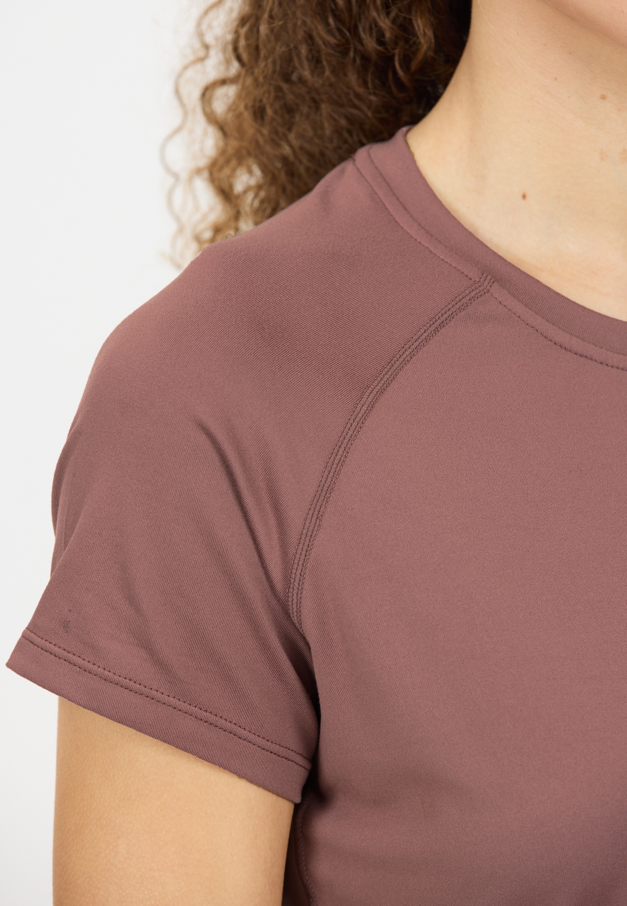 ATHLECIA Funktionsshirt »Gaina«, (1 tlg.), mit atmungsaktiven Fasern