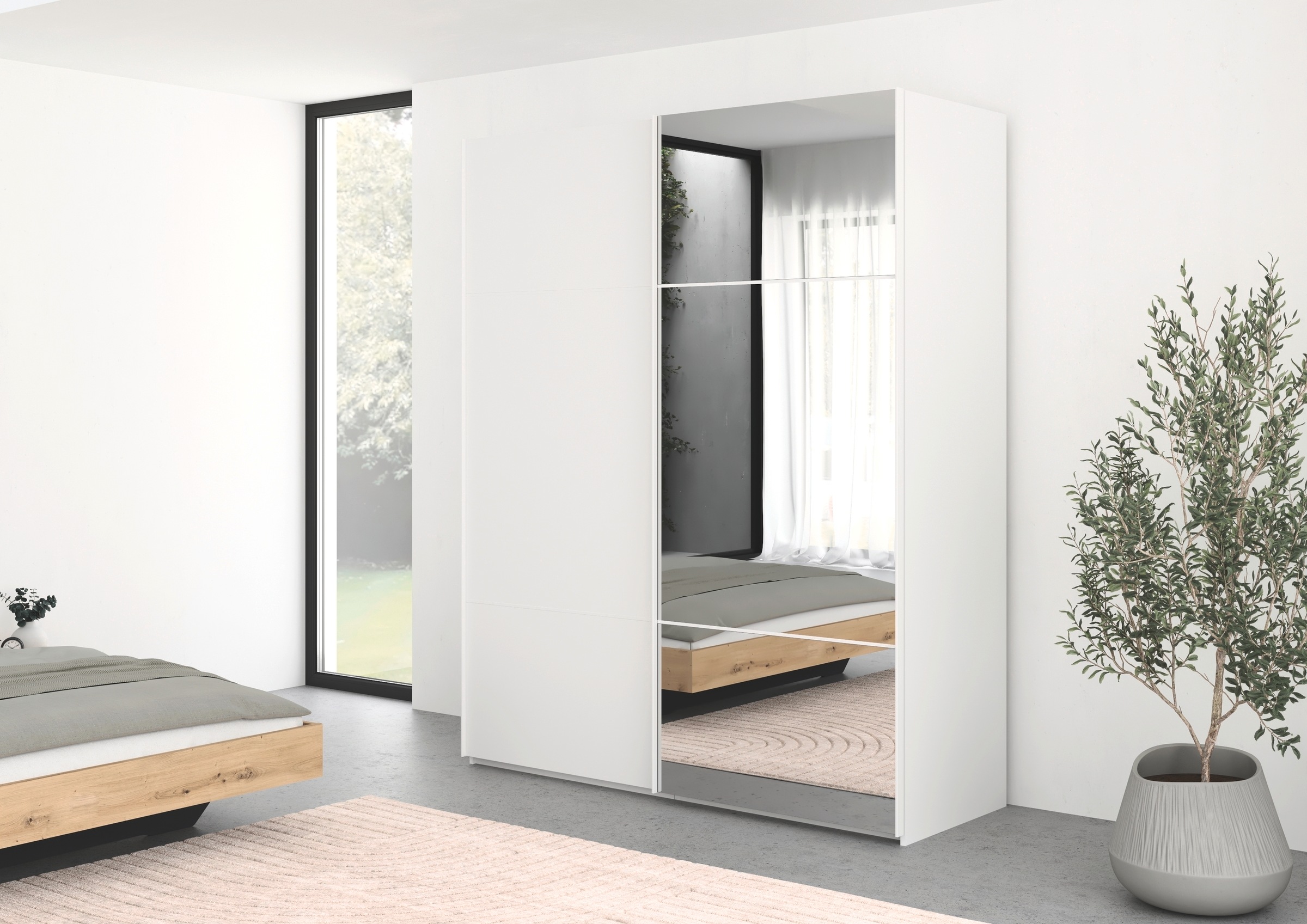 rauch Schwebetürenschrank »Kleiderschrank Schrank Garderobe Schlafzimmerschrank SCALE-TRIO«, edle dreigeteilte Front mit 2 Zierleisten und Spiegel MADE IN GERMANY