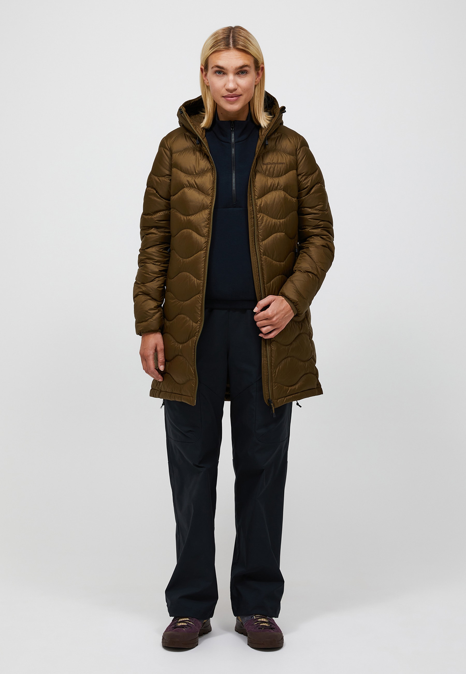 Peak Performance Daunenmantel "W Helium Down Parka" mit sportivem Design