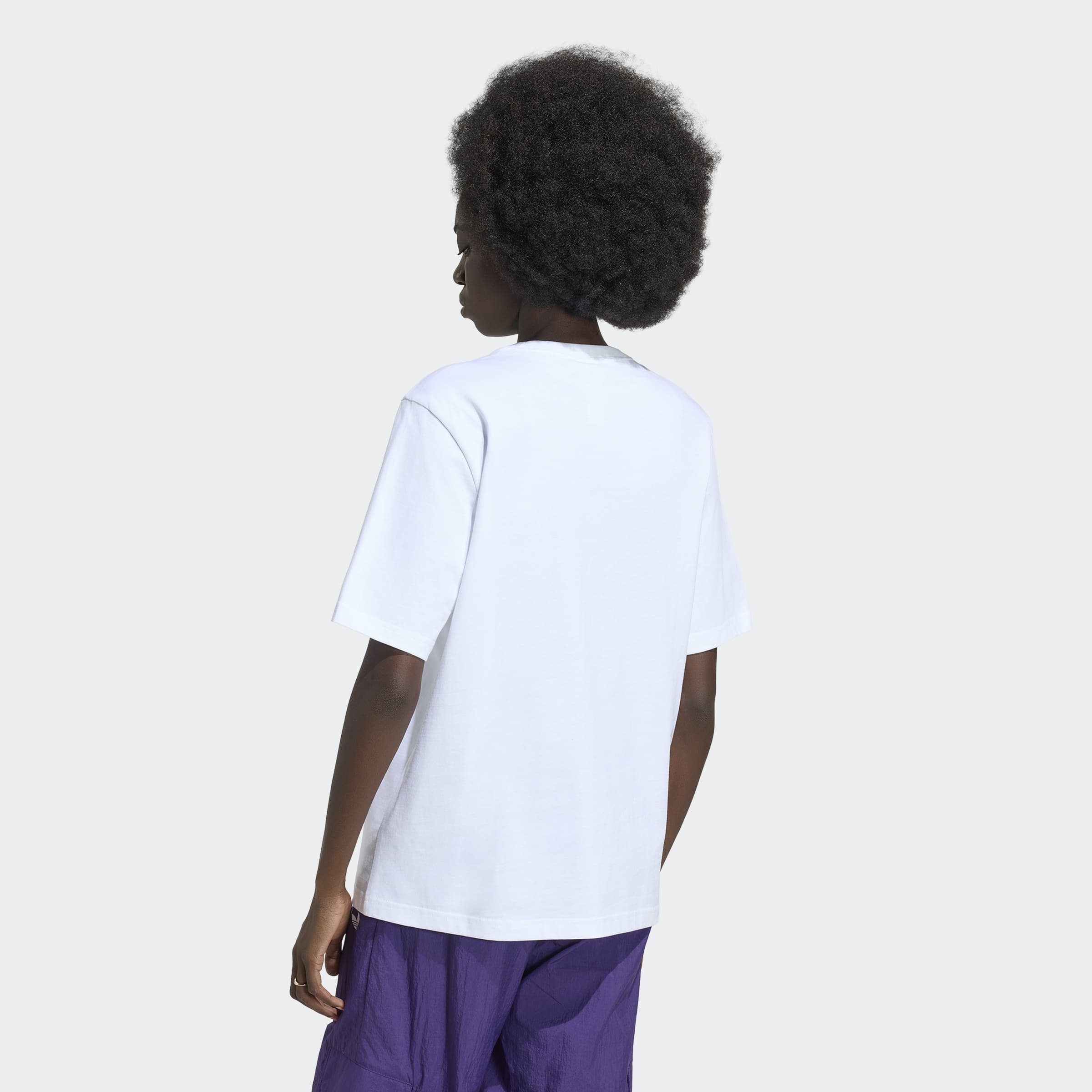 adidas Originals T-Shirt »ESSENTIALS, LOCKER GESCHNITTEN« für Erwachsene, mit sportlichem Stil, Kurzarmdesign, ohne Verschluss