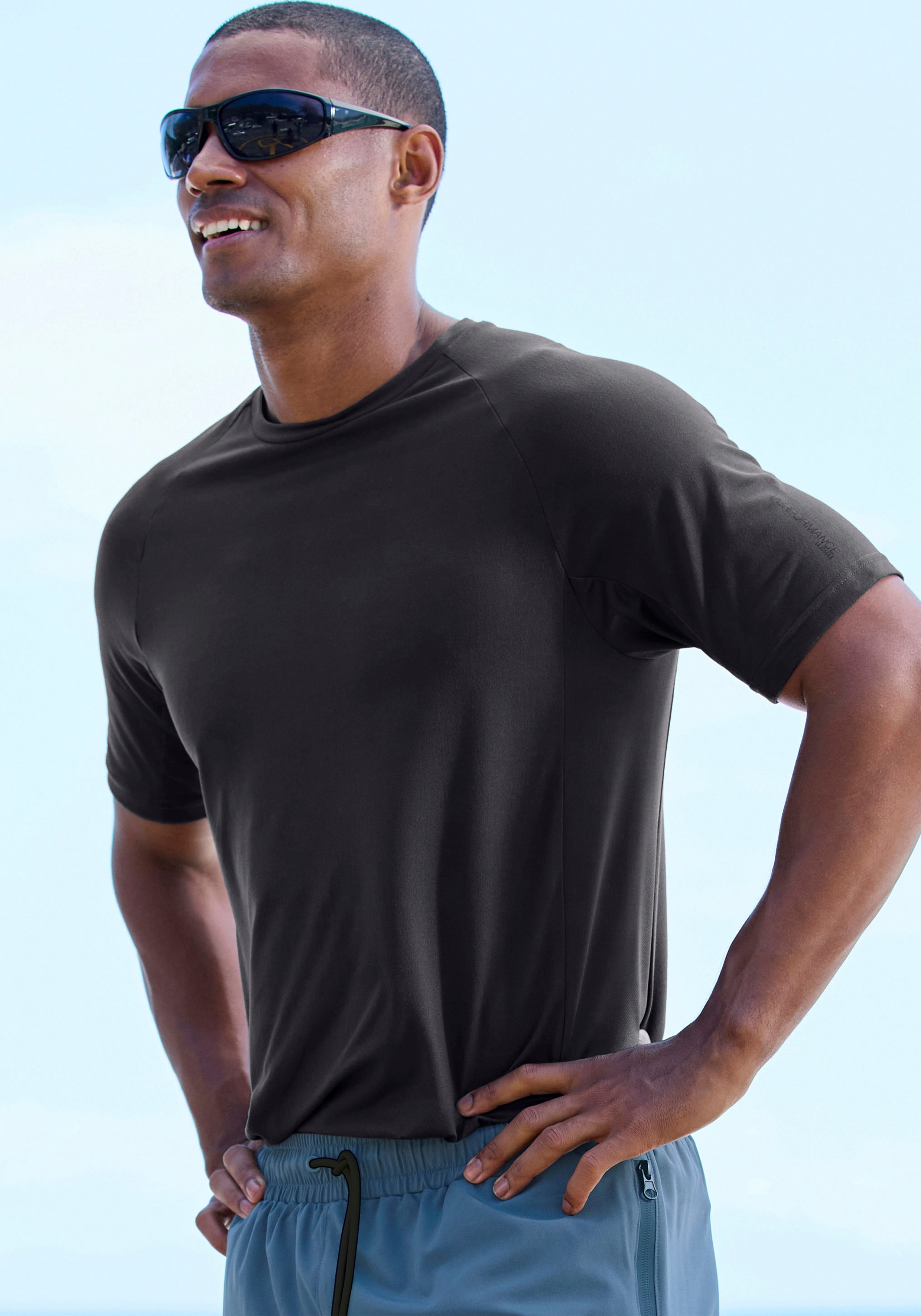 Le Jogger Performance Funktionsshirt mit Rundhalsausschnitt und seitlichen Mesh-Einsatz
