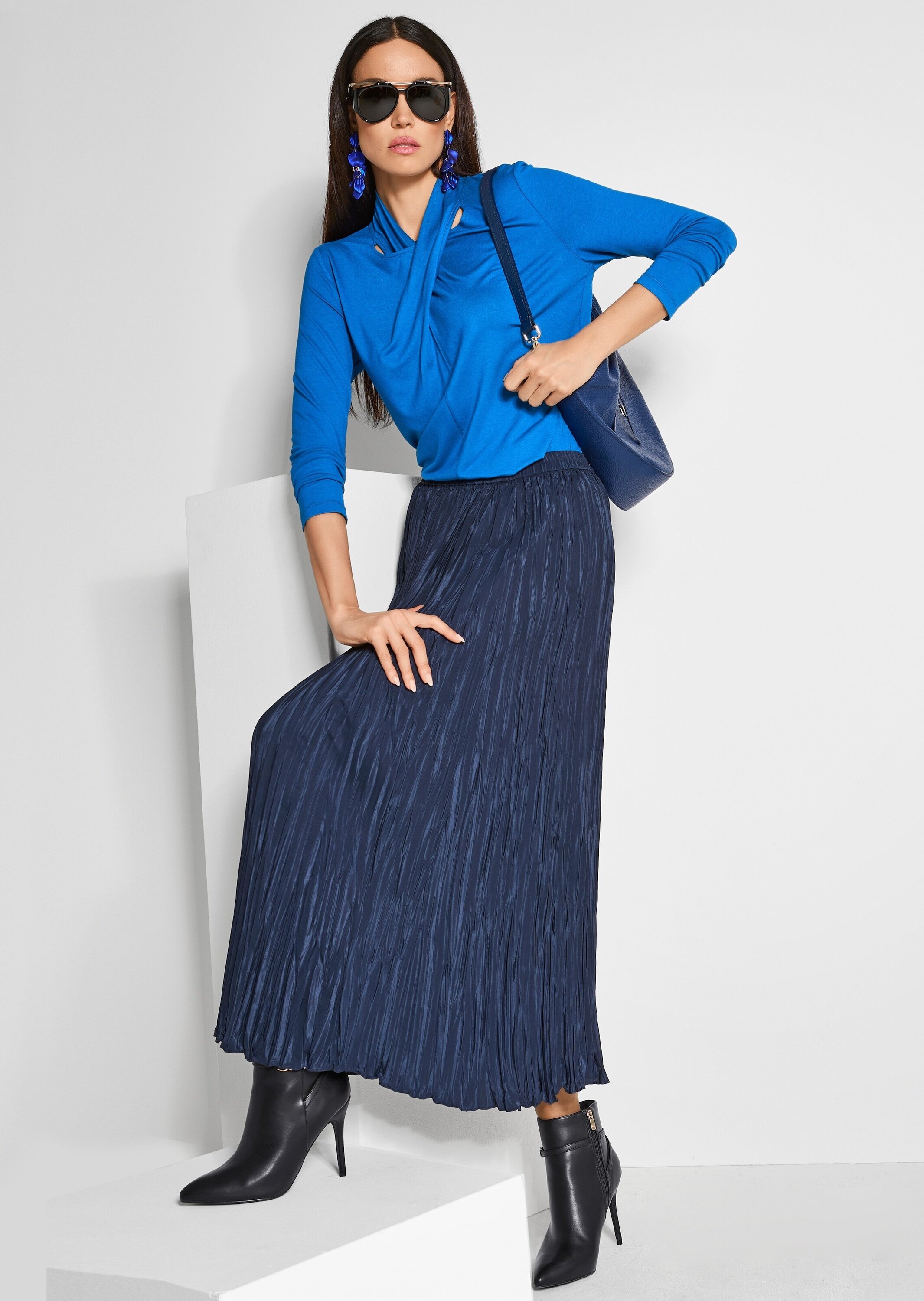 Langarmshirt MADELEINE "Blusenshirt Elegantes Oberteil für besondere Anlässe", Damen, Gr. 38, blau (royalblau), Obermaterial: 95% Viskose CV. 5% Elasthan EL., Modern, Shirts Langarmshirt 3