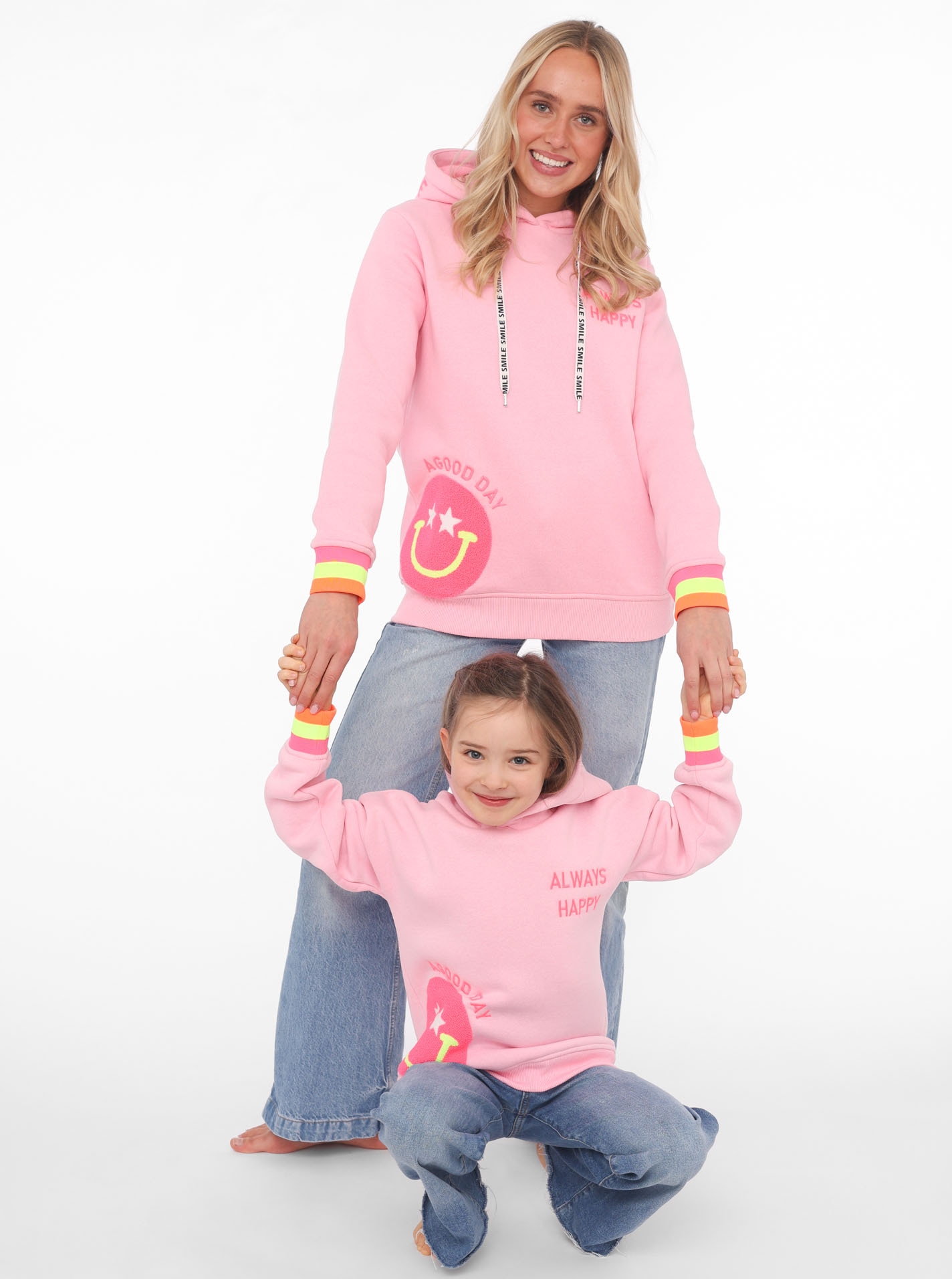 Zwillingsherz Hoodie »Always Happy«, mit Smiley Aufdruck aus Frottee und Neon Details