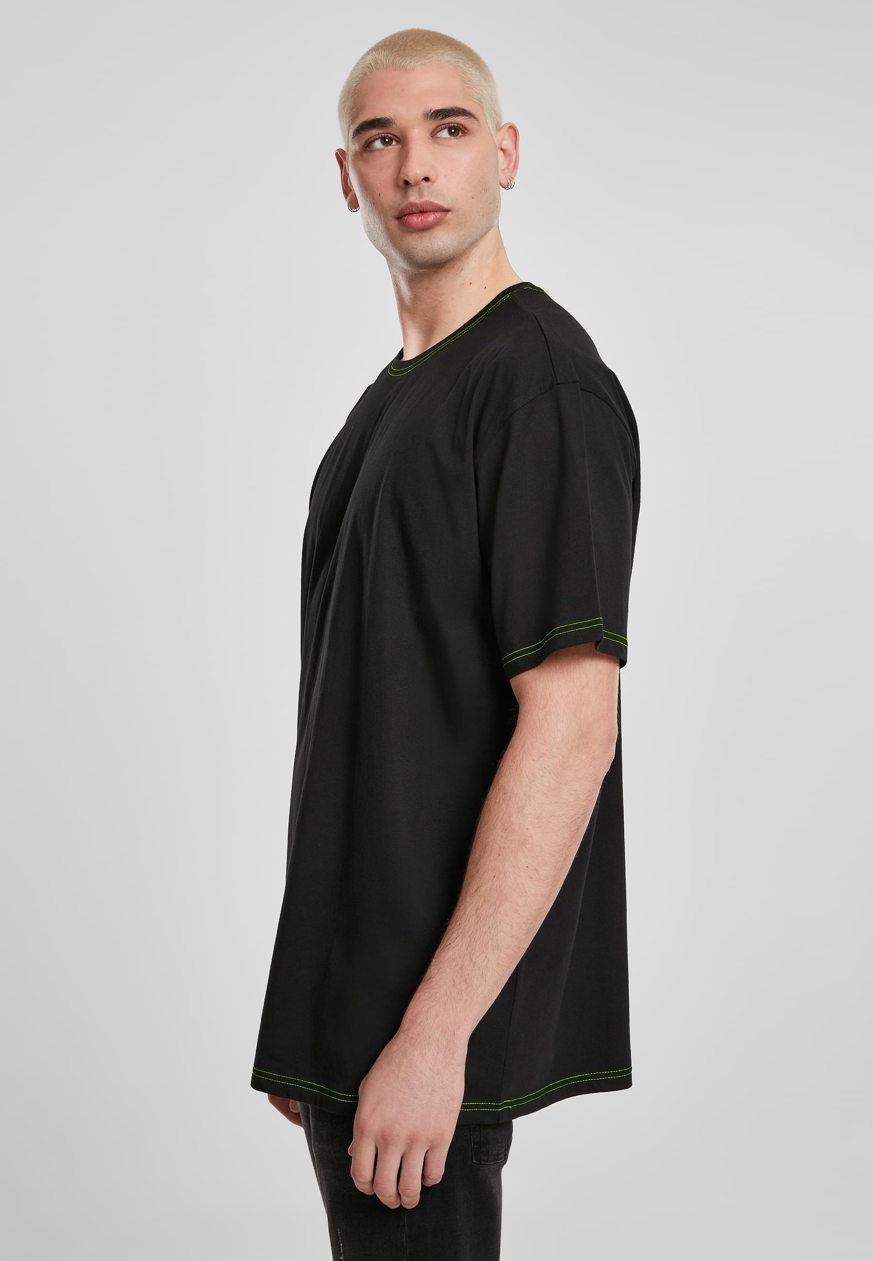 URBAN CLASSICS Kurzarmshirt »Urban Classics Herren Heavy Oversized Contrast Stitch Tee«, (1 tlg.)