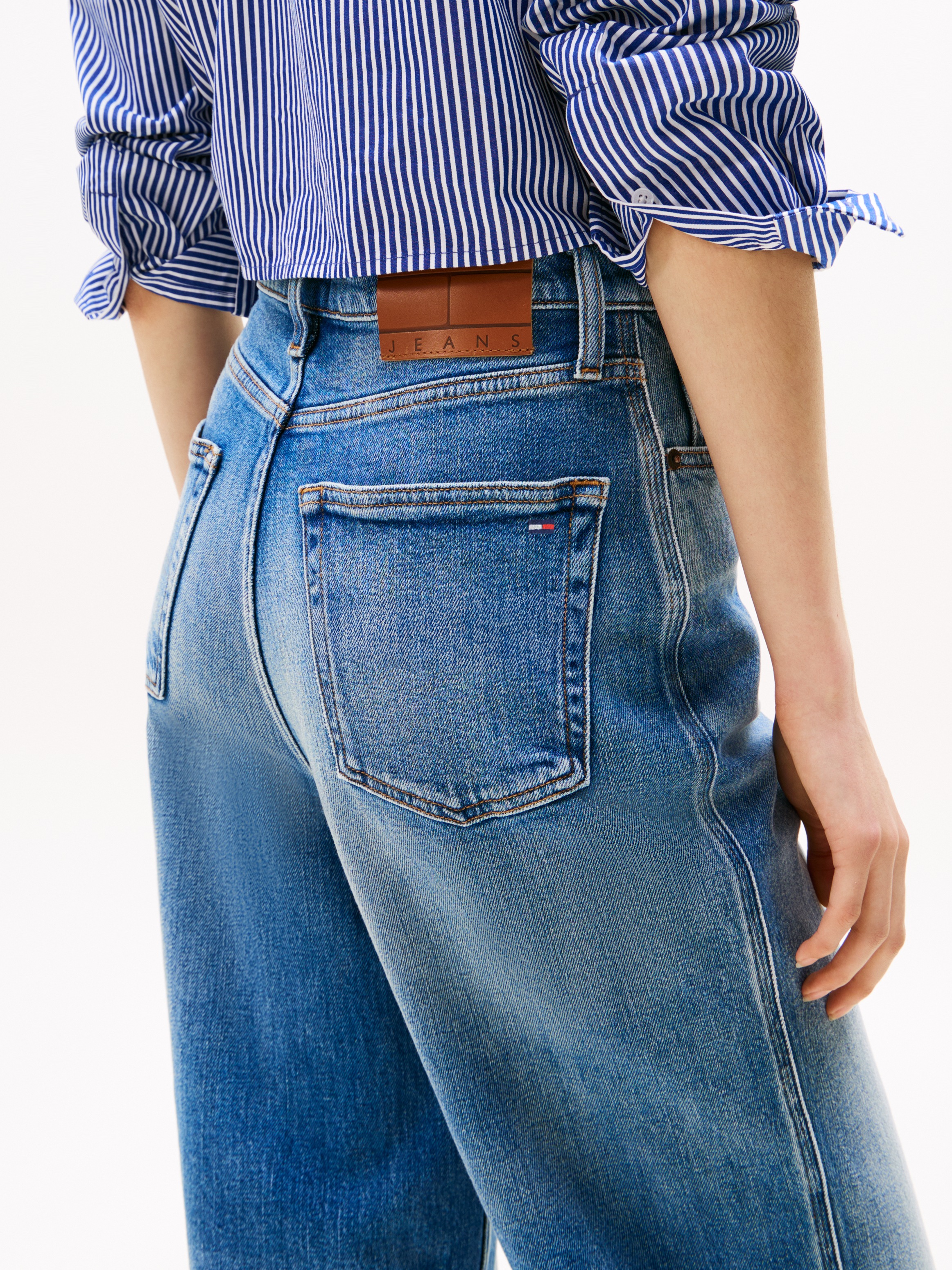 Tommy Jeans Weite Jeans "Claire High Rise" mit Logo-Badge günstig online kaufen
