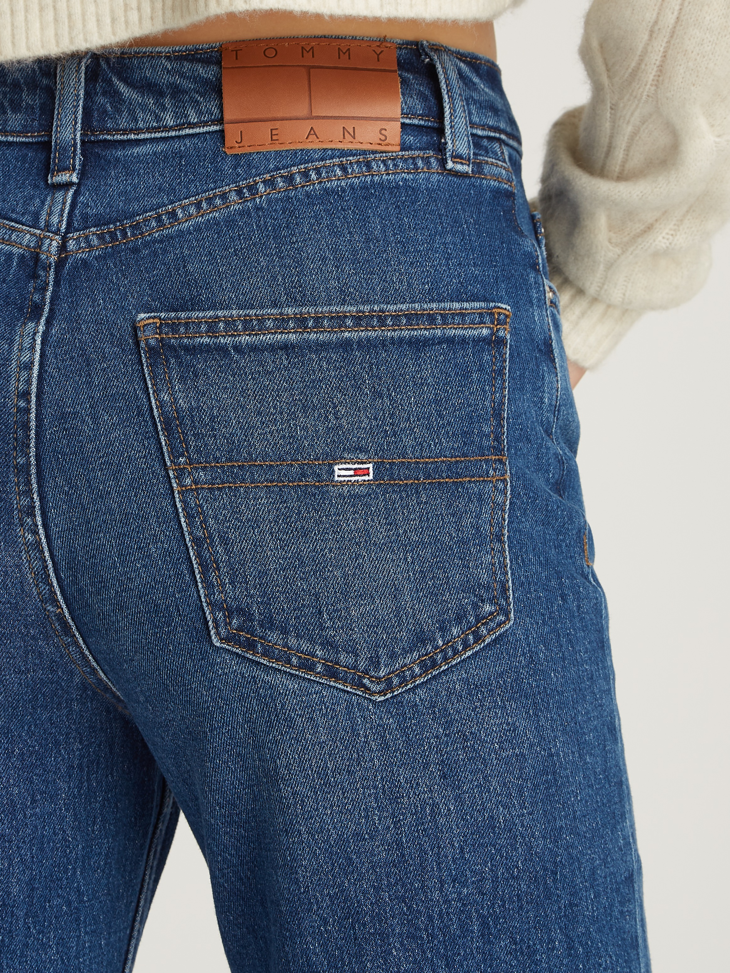 Thumbnail - Tommy Jeans Straight-Jeans "LAYLA HR SLIM STR", in Knöchellänge