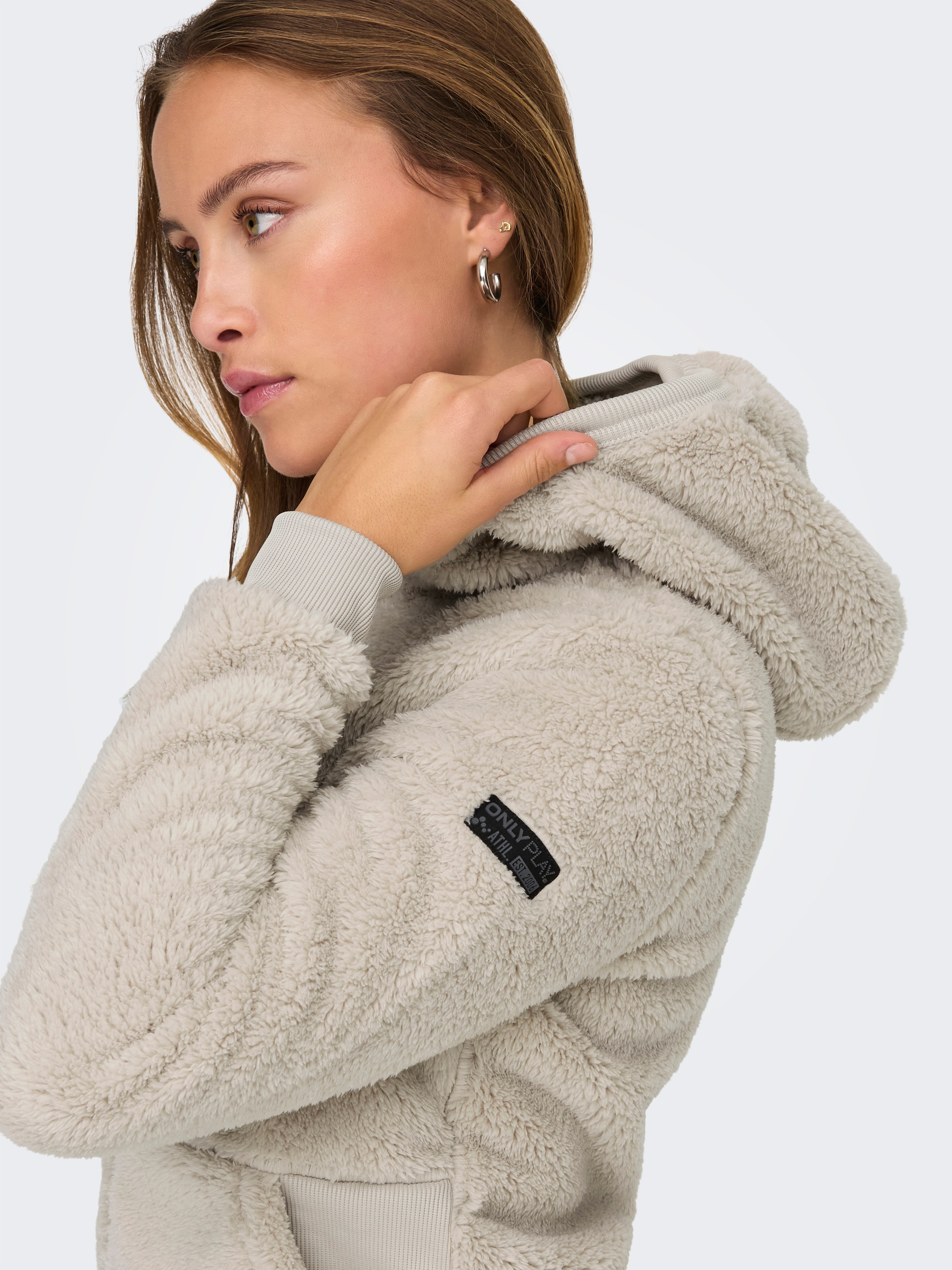 ONLY Play Kapuzenplüschjacke »ONPFLUFFY HOOD FZ LS JCK NOOS« mit Kapuze Kunstfaser