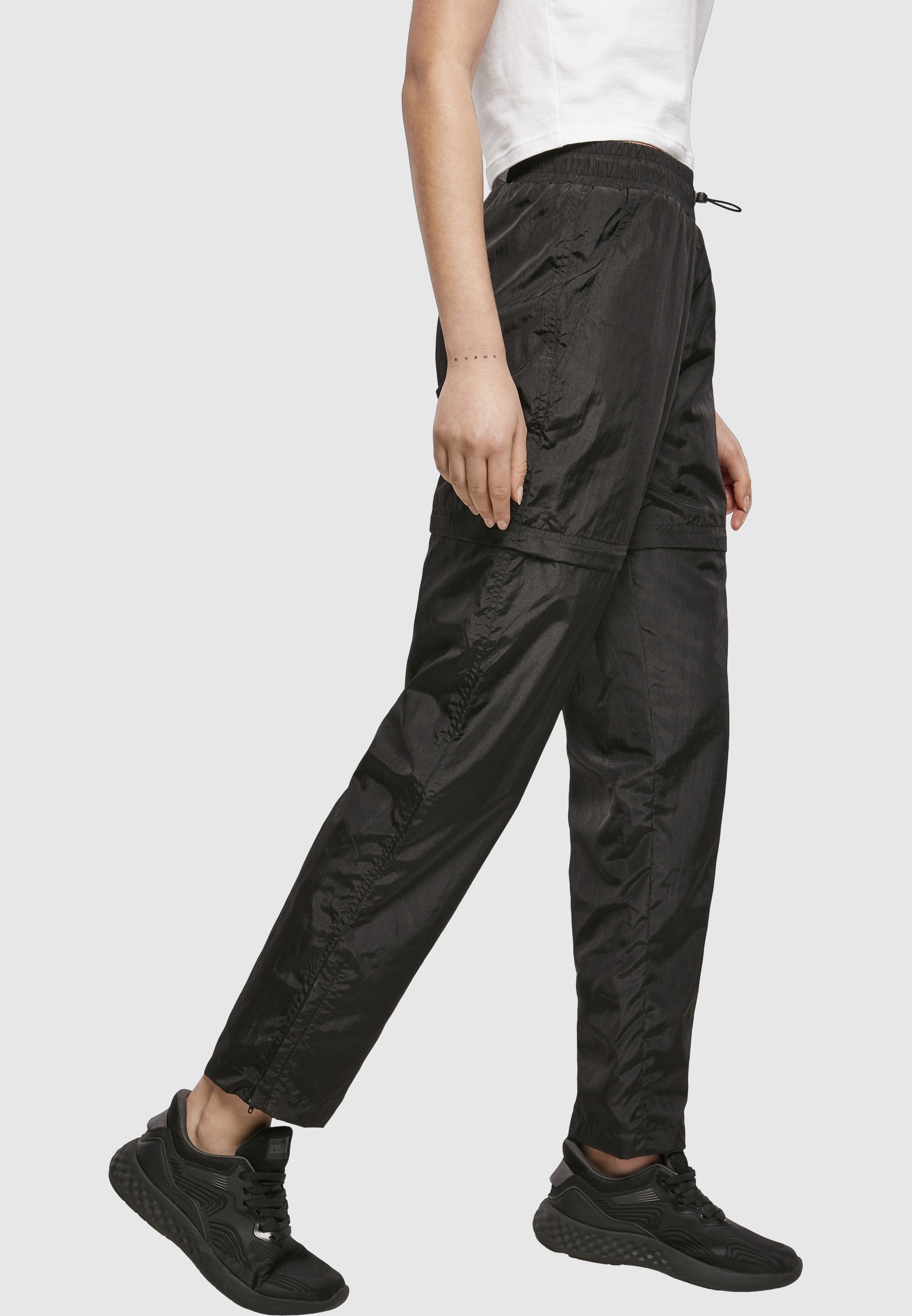 URBAN CLASSICS Stoffhose »Urban Classics Damen Ladies Shiny Crinkle Nylon Zip Pants«