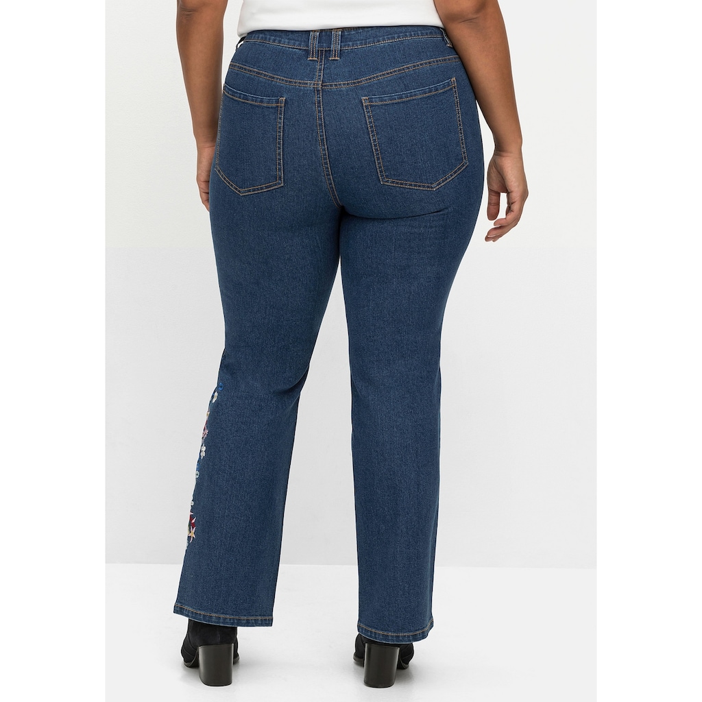 sheego by Joe Browns Bootcut-Jeans »Große Größen«, mit Blumenstickerei seitlich am Bein