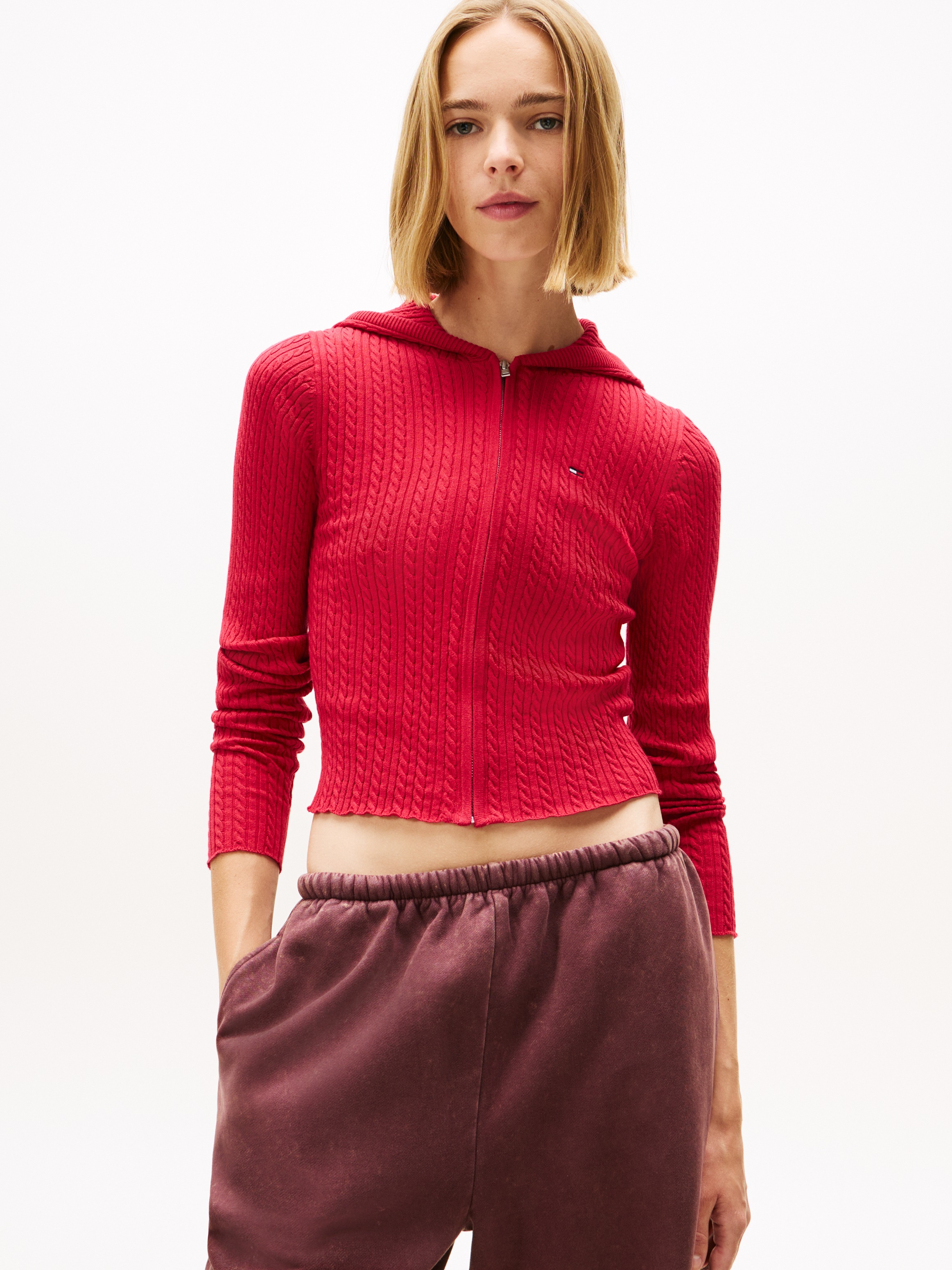 Tommy Jeans Strickjacke »TJW ESSENTIAL ZIPPER HOOD CARDI« mit Zopfstrickmuster und Kapuze