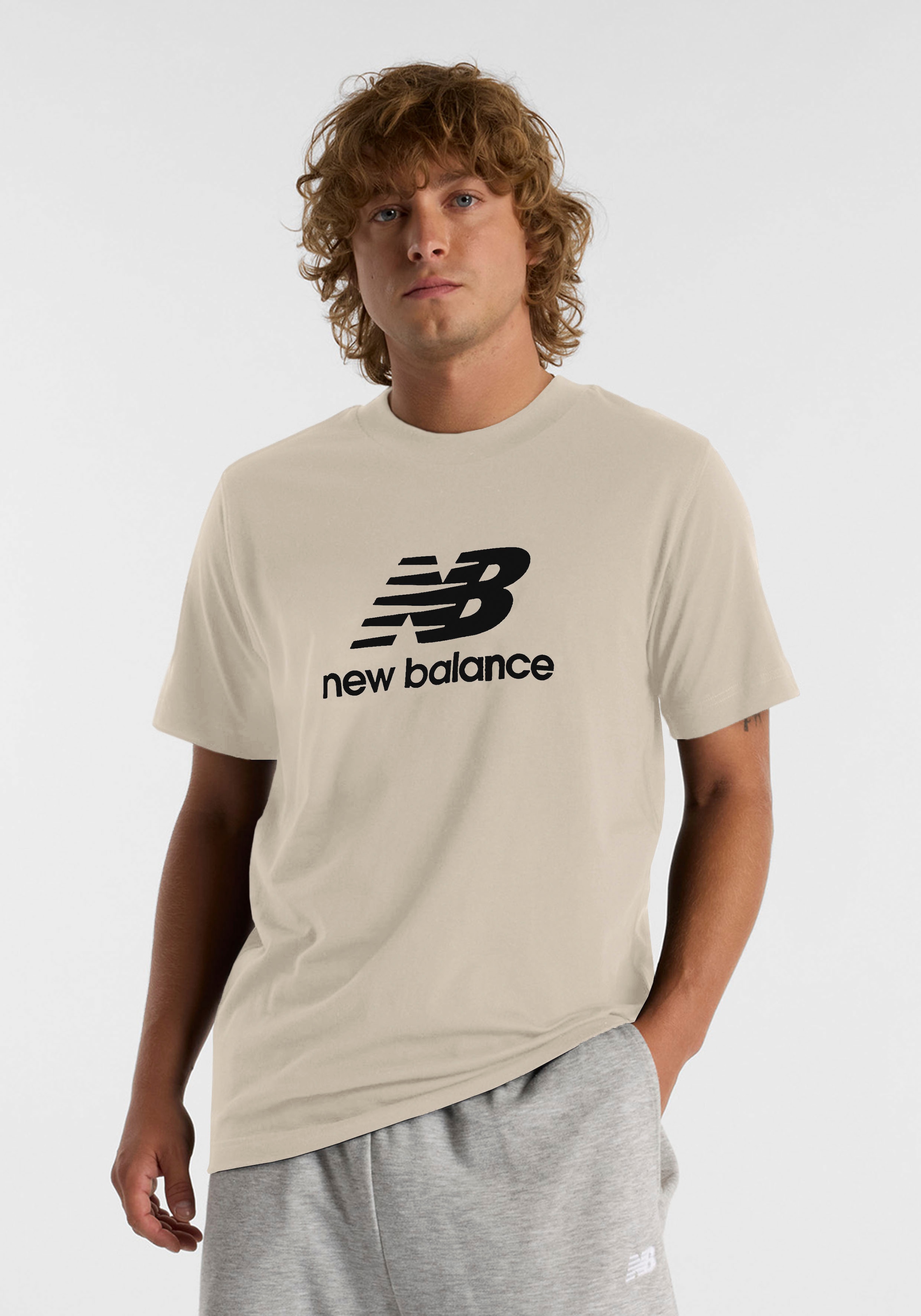 New Balance T-Shirt "SPORT ESSENTIALS GRADIENT LOGO T-SHIRT" günstig online kaufen