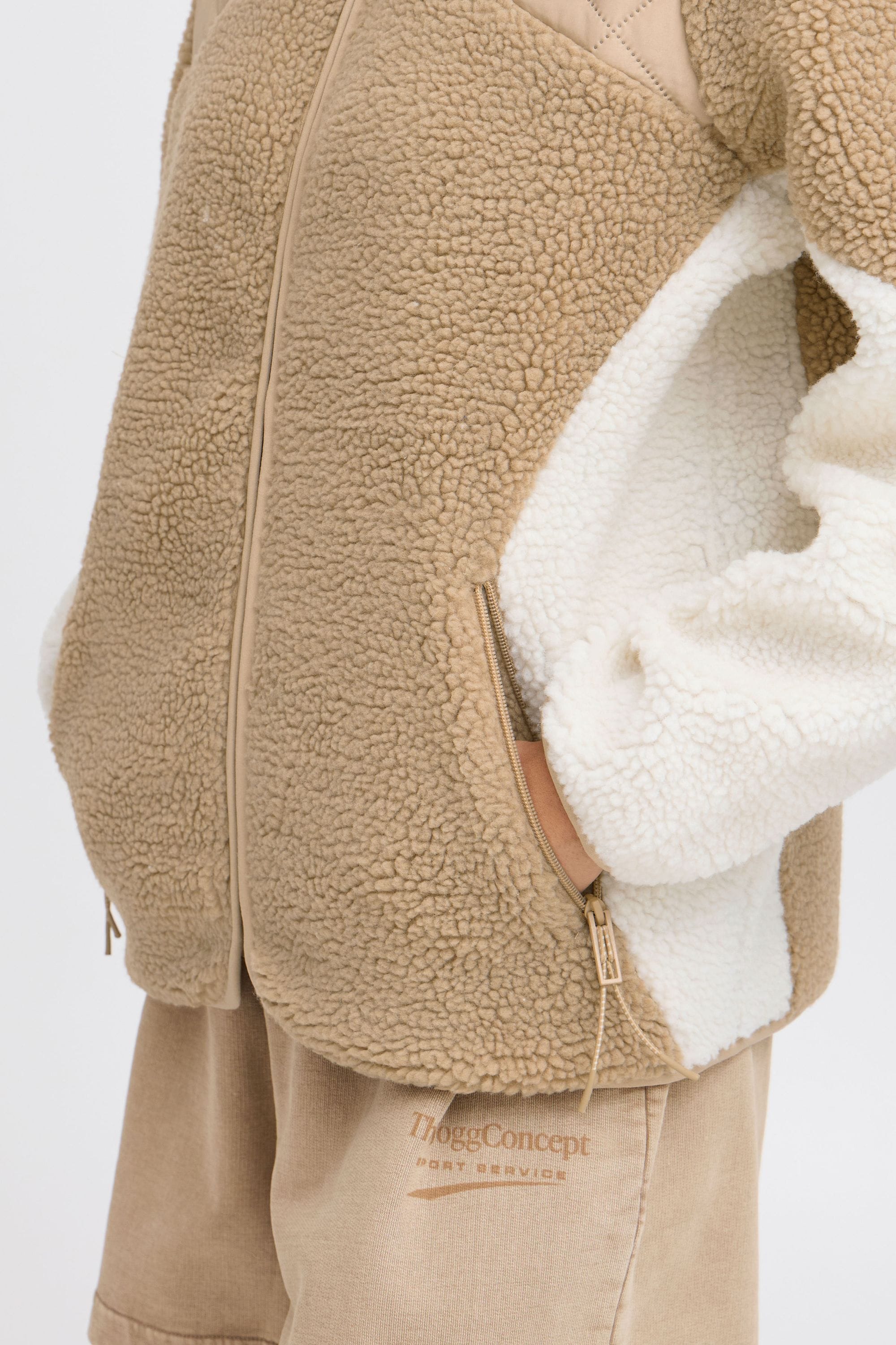 TheJoggConcept Plüschjacke »Plüschjacke JCBERRI«