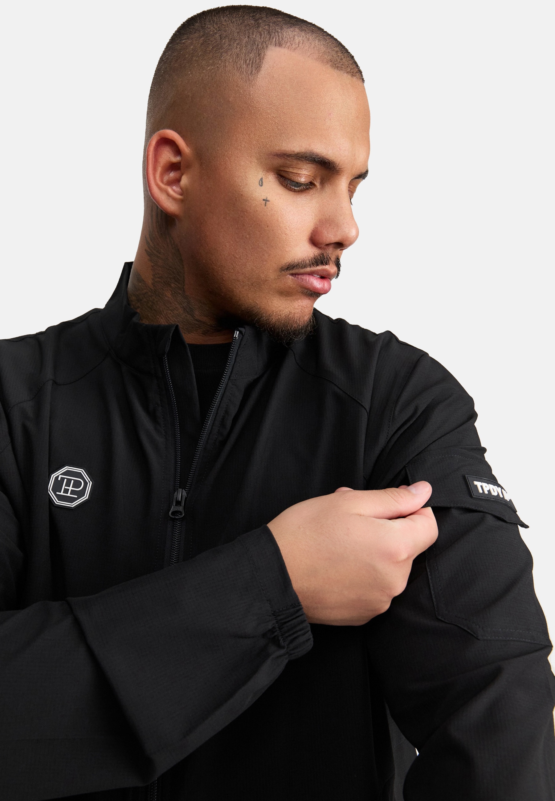 trueprodigy Sommerjacke »Henry Eingrifftaschen mit Reißverschluss und badge« ohne Kapuze