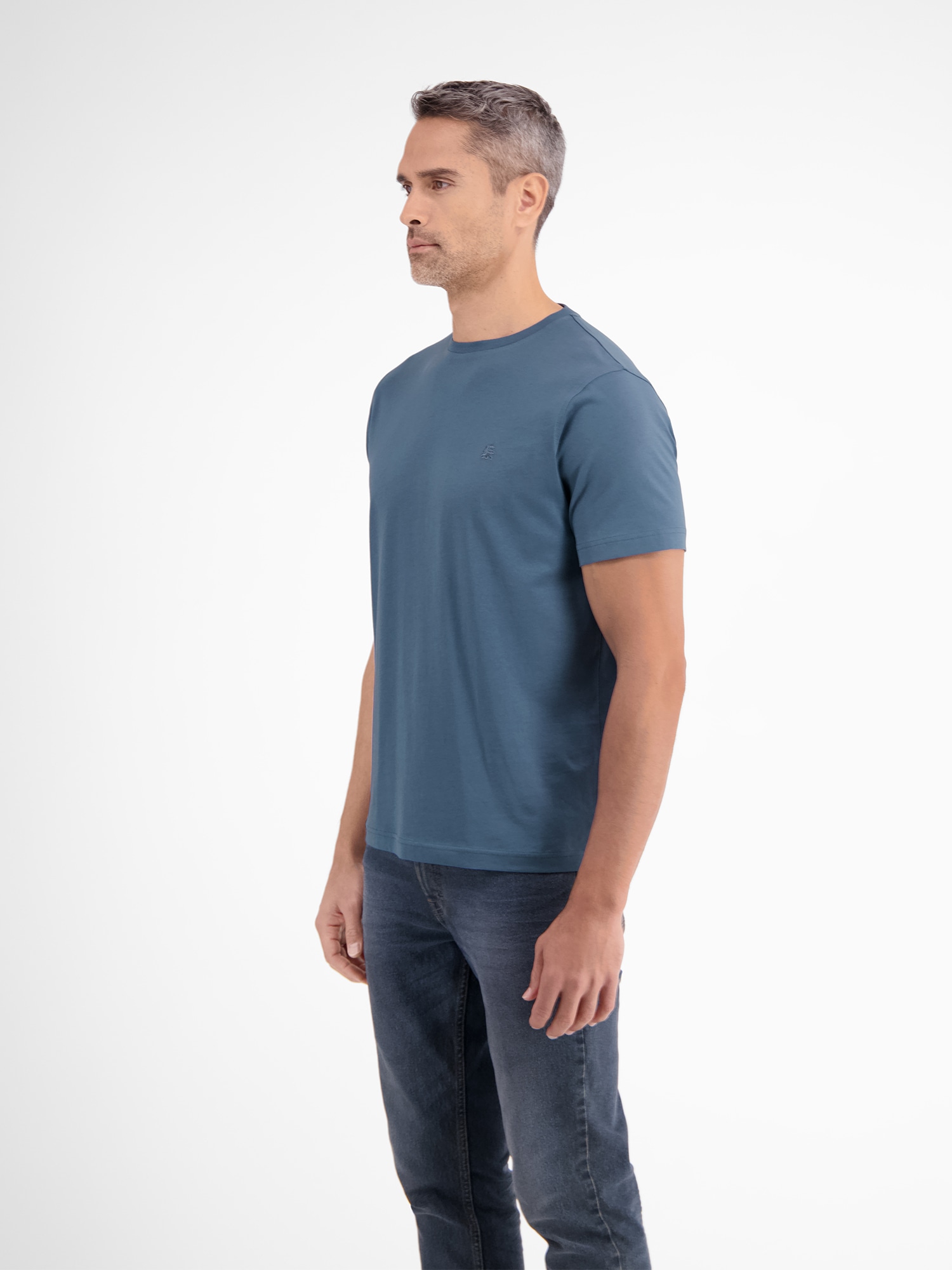 LERROS T-Shirt »LERROS Basic T-Shirt mit Logostitch, unifarben«