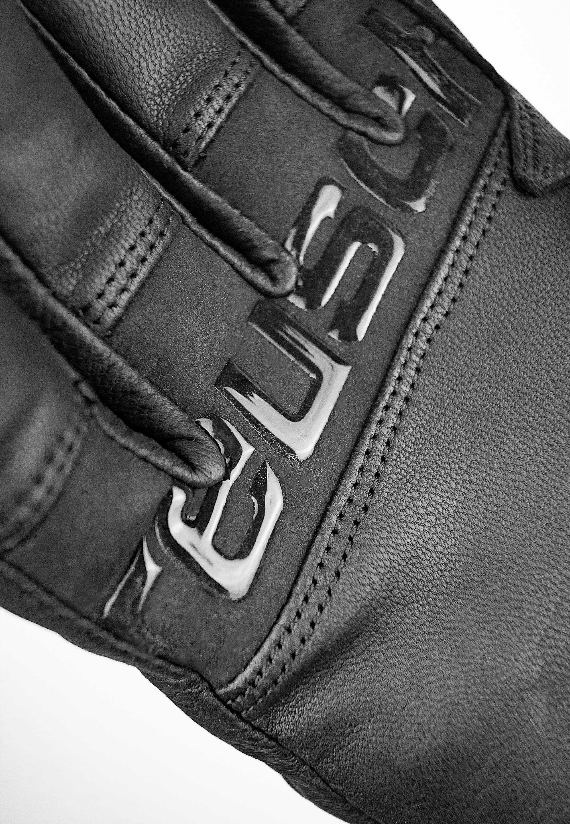 Reusch Skihandschuhe »Classic Pro«, in winddichter und atmungsaktiver Qualität