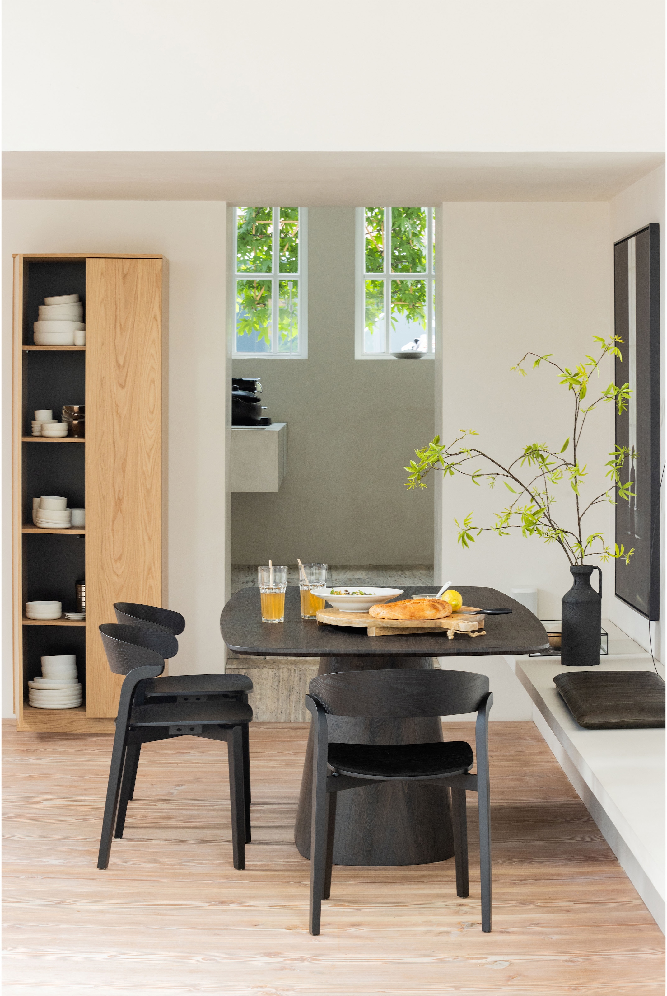 WOOOD Buffet »WOOOD ZUMA HOCHSCHRANK 67 CM EICHE FURNIER TRANSPARENT [fsc]« Hochschrank aus Eichenfurnier mit zeitlosem Design und Maserung