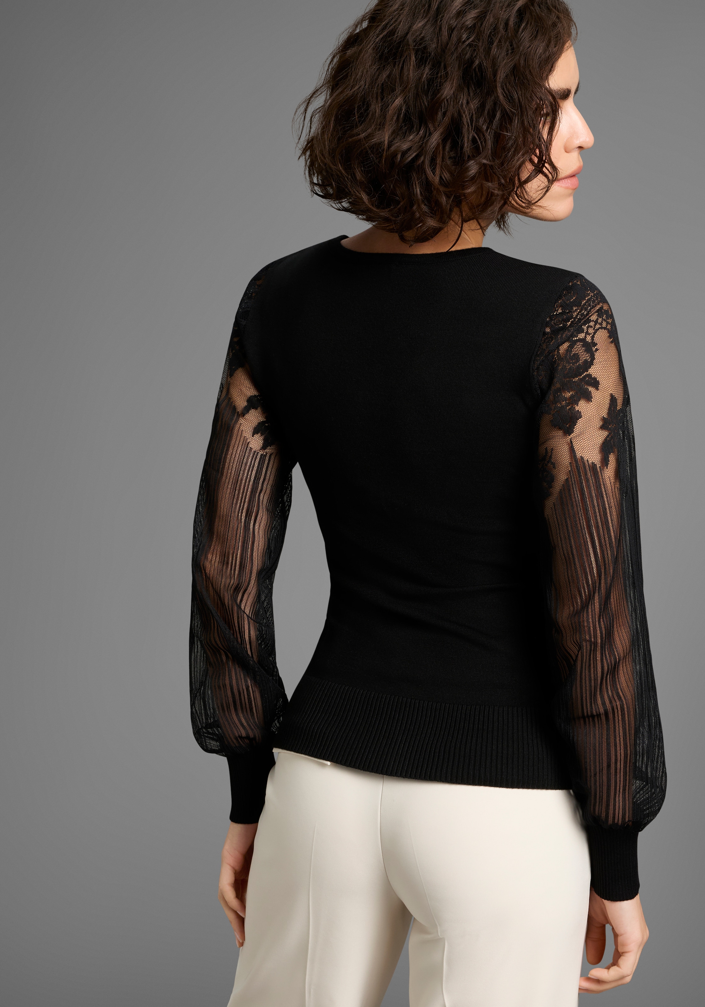 Melrose V-Ausschnitt-Pullover, mit Ärmeln aus Spitze