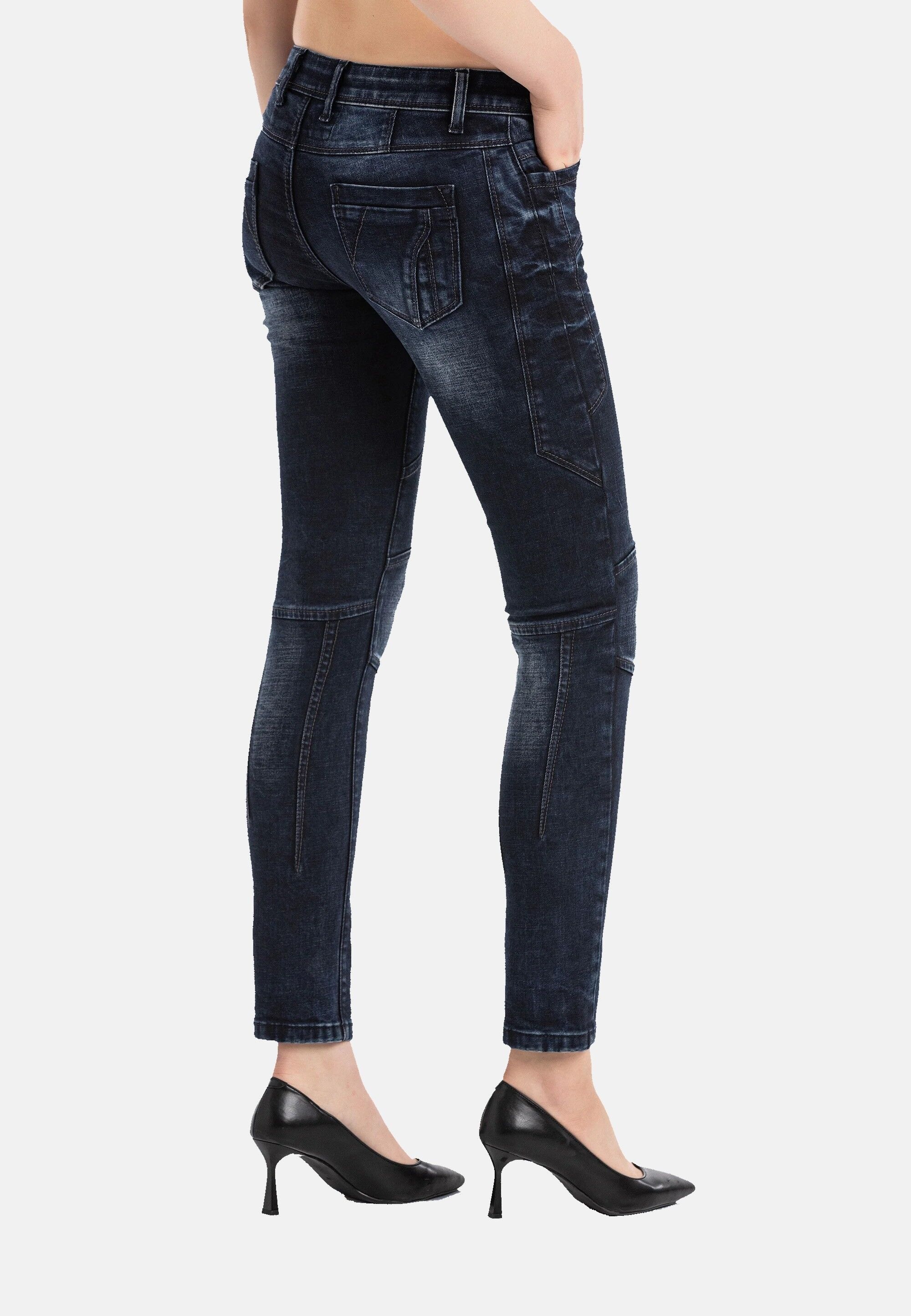 Cipo & Baxx 5-Pocket-Jeans »WD469« Ausgefallene Knopfleiste