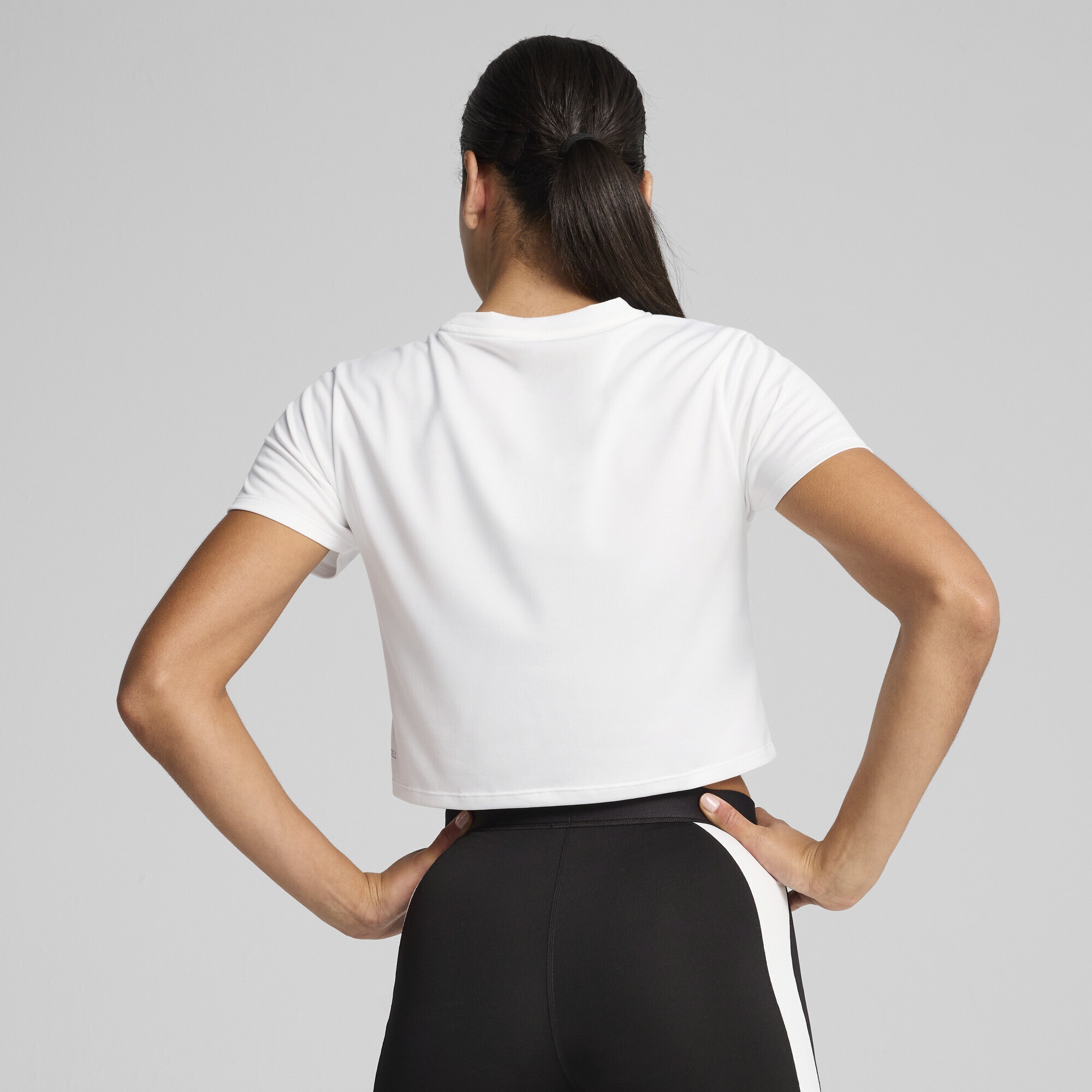PUMA Trainingsshirt »TAD ESSENTIALS Kurzes figurbetontes T-Shirt Damen«