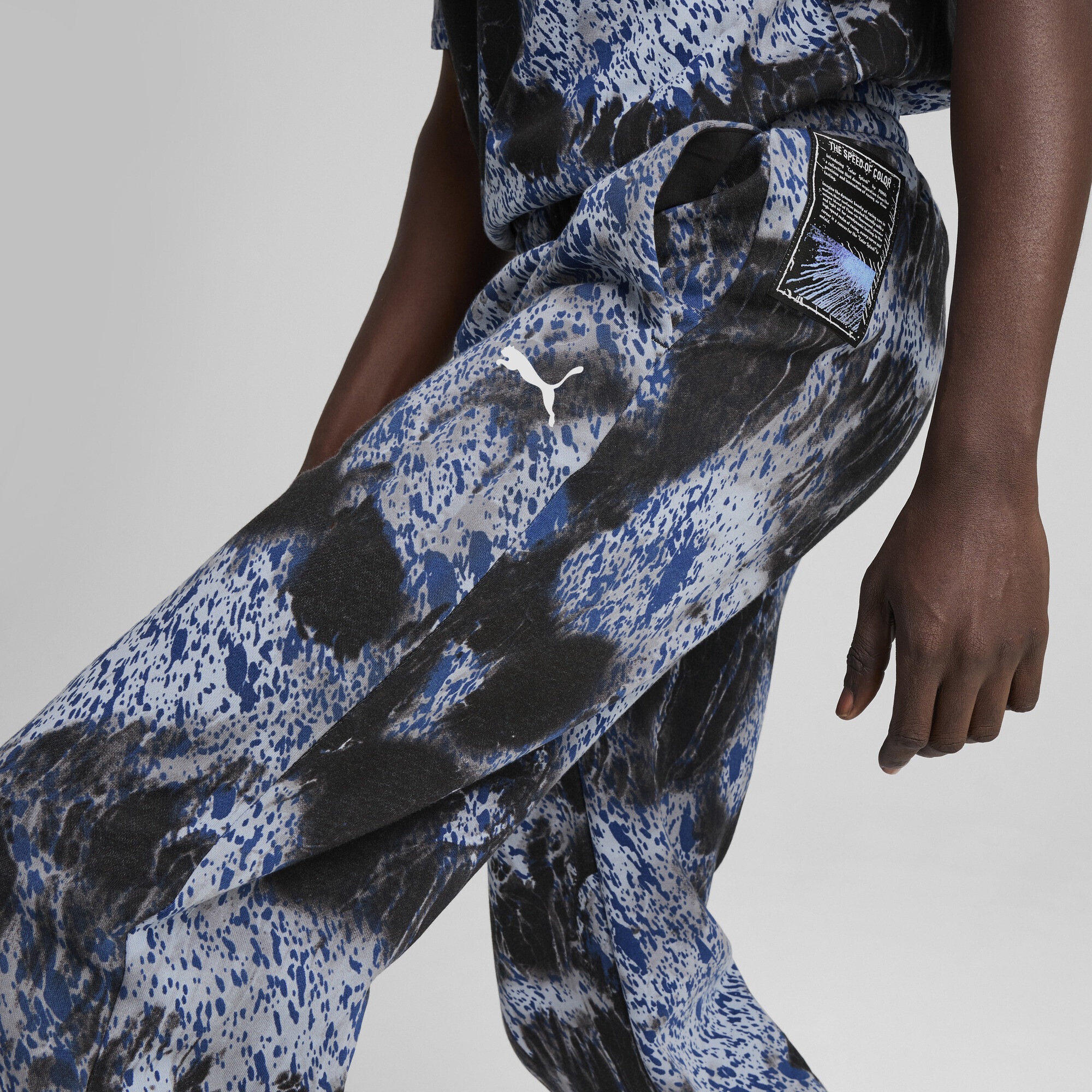 PUMA Sporthose »BMW M Motorsport Colour Splash Jogginghose mit Allover-Print«