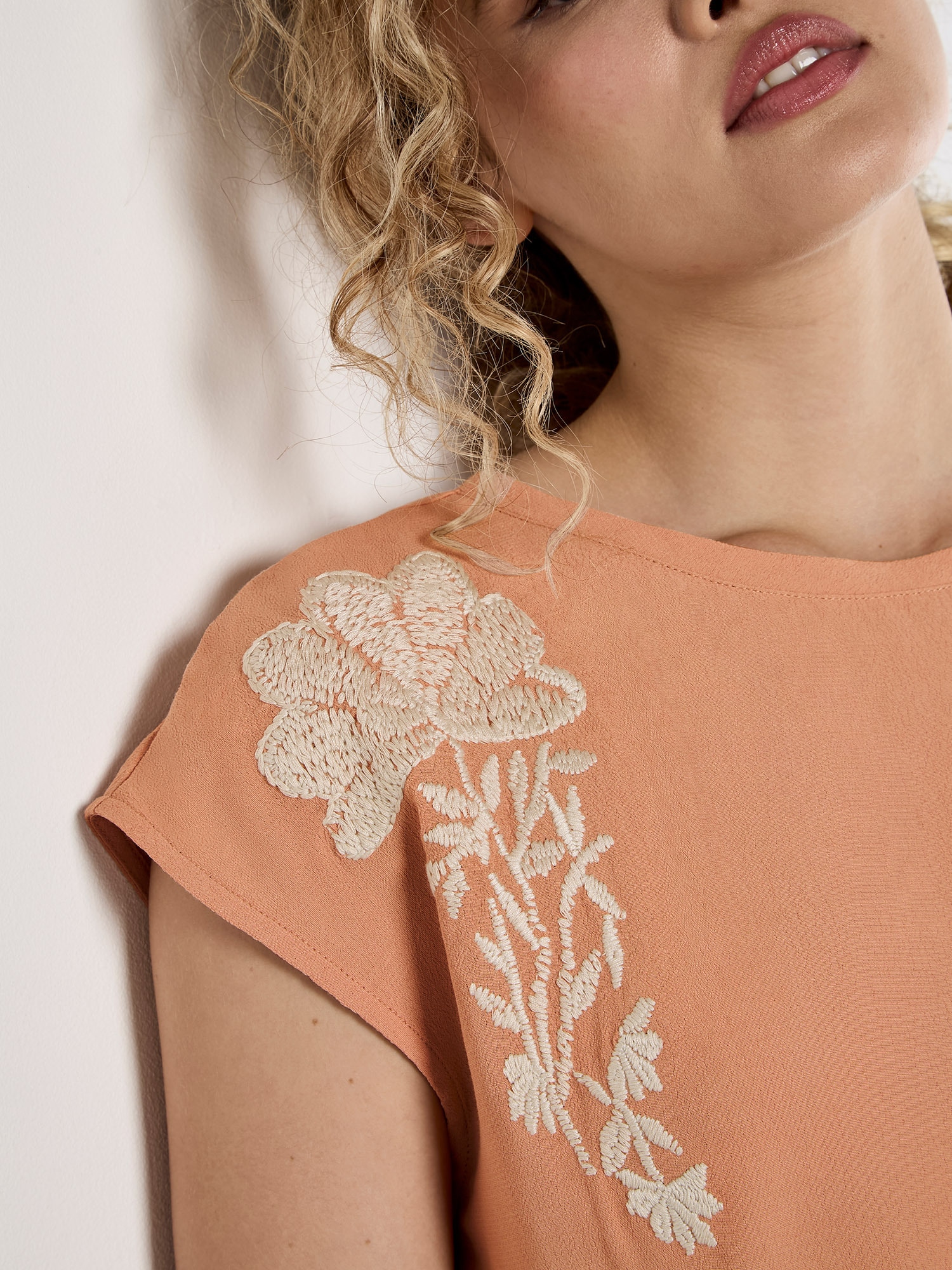 Apricot Shirttop »Modisches Shirt« mit Stickerei