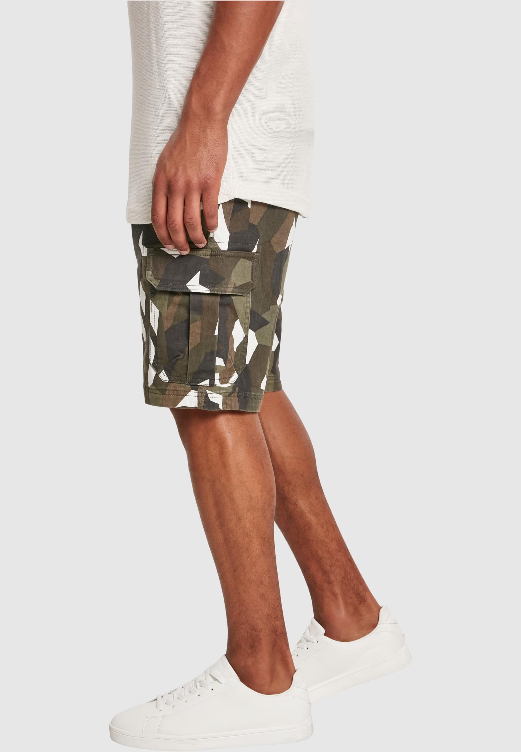 URBAN CLASSICS Stoffhose »Urban Classics Herren Geometric Camo Stretch Twill Cargo Shorts«, (1 tlg.)
