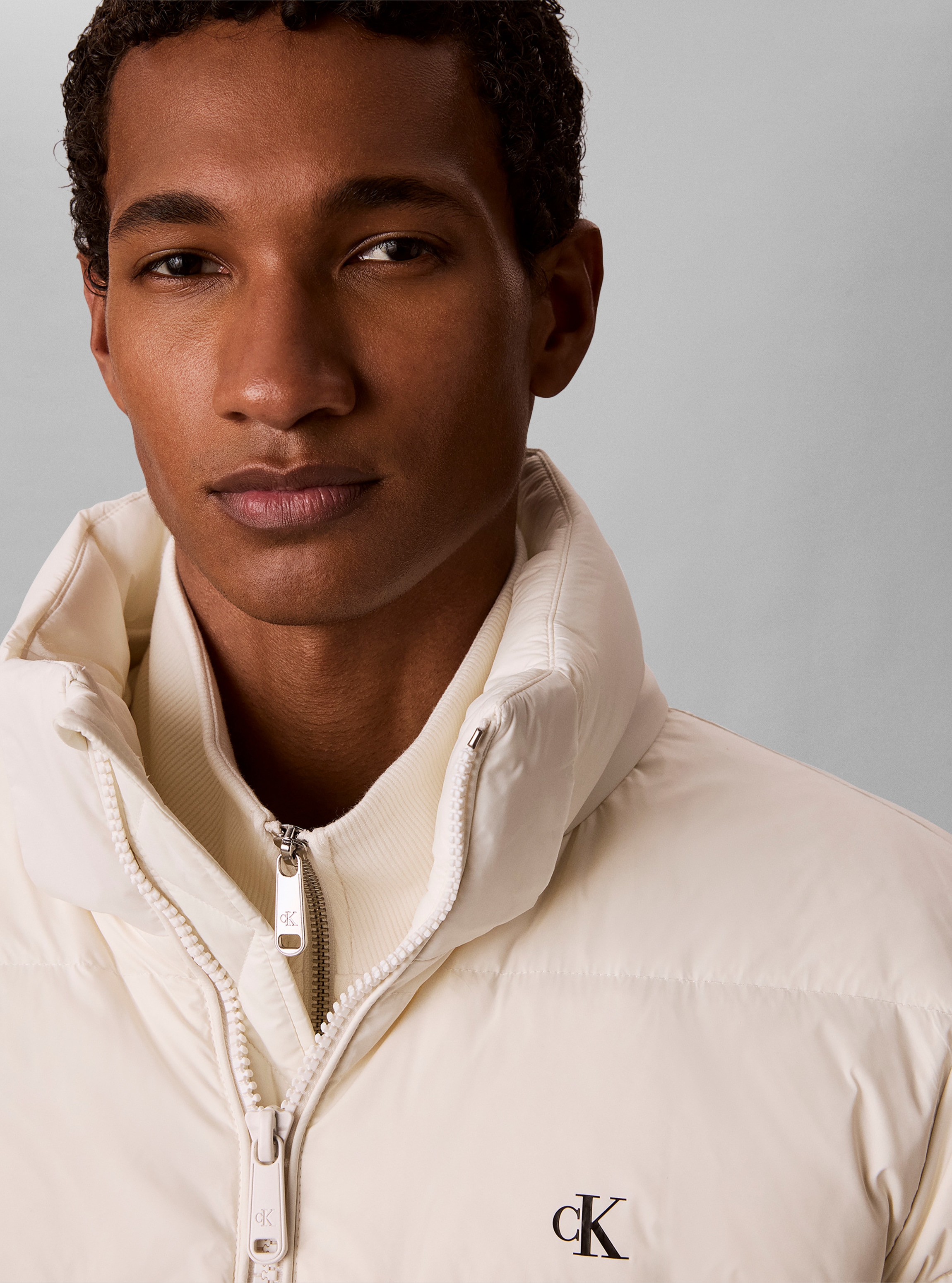 Calvin Klein Jeans Steppjacke mit Kapuze Regular Fit, warm wattiert, Logo-Stickerei
