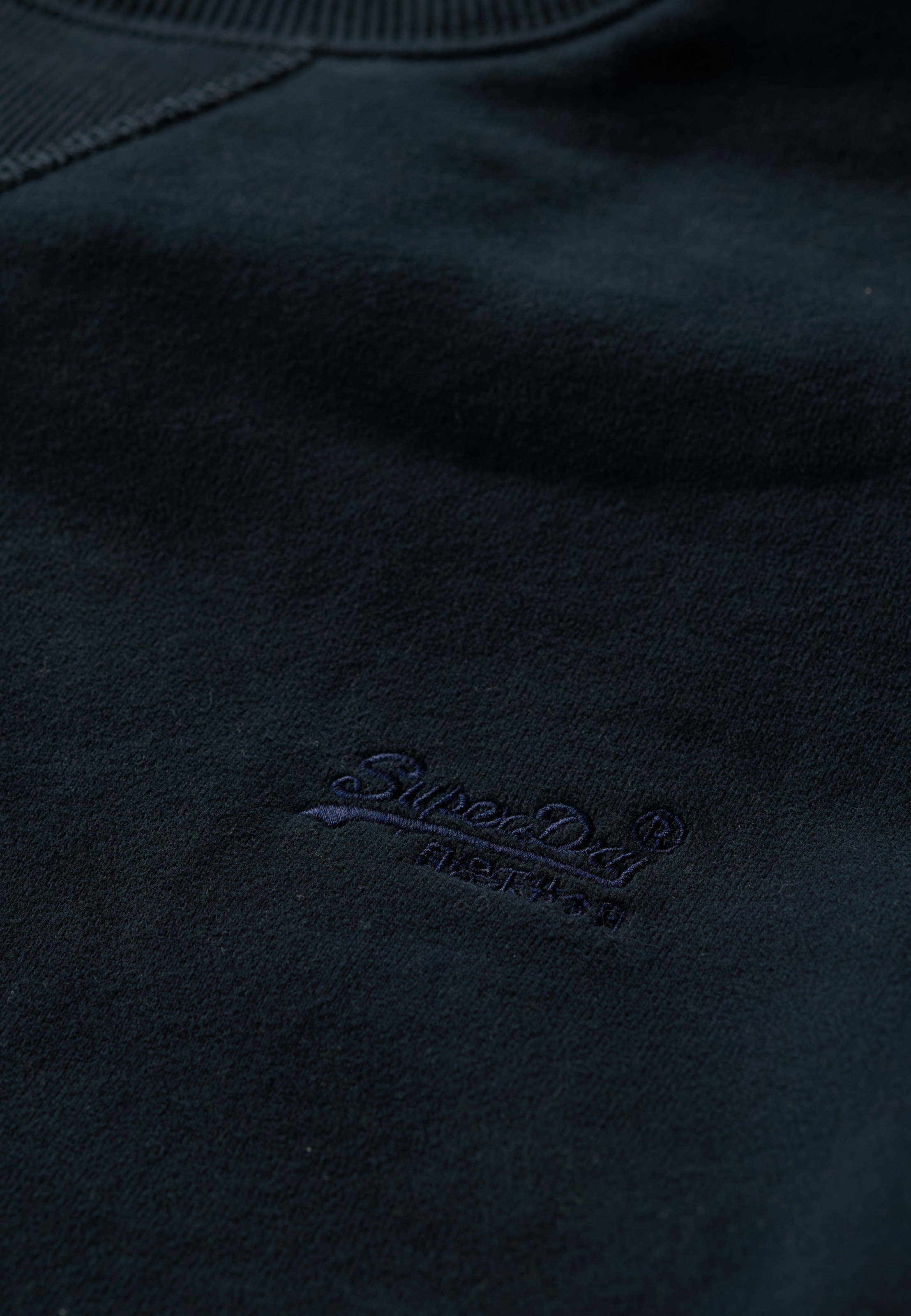 Superdry Sweatshirt »ESSENTIAL LOGO CREW SWEATSHIRT«