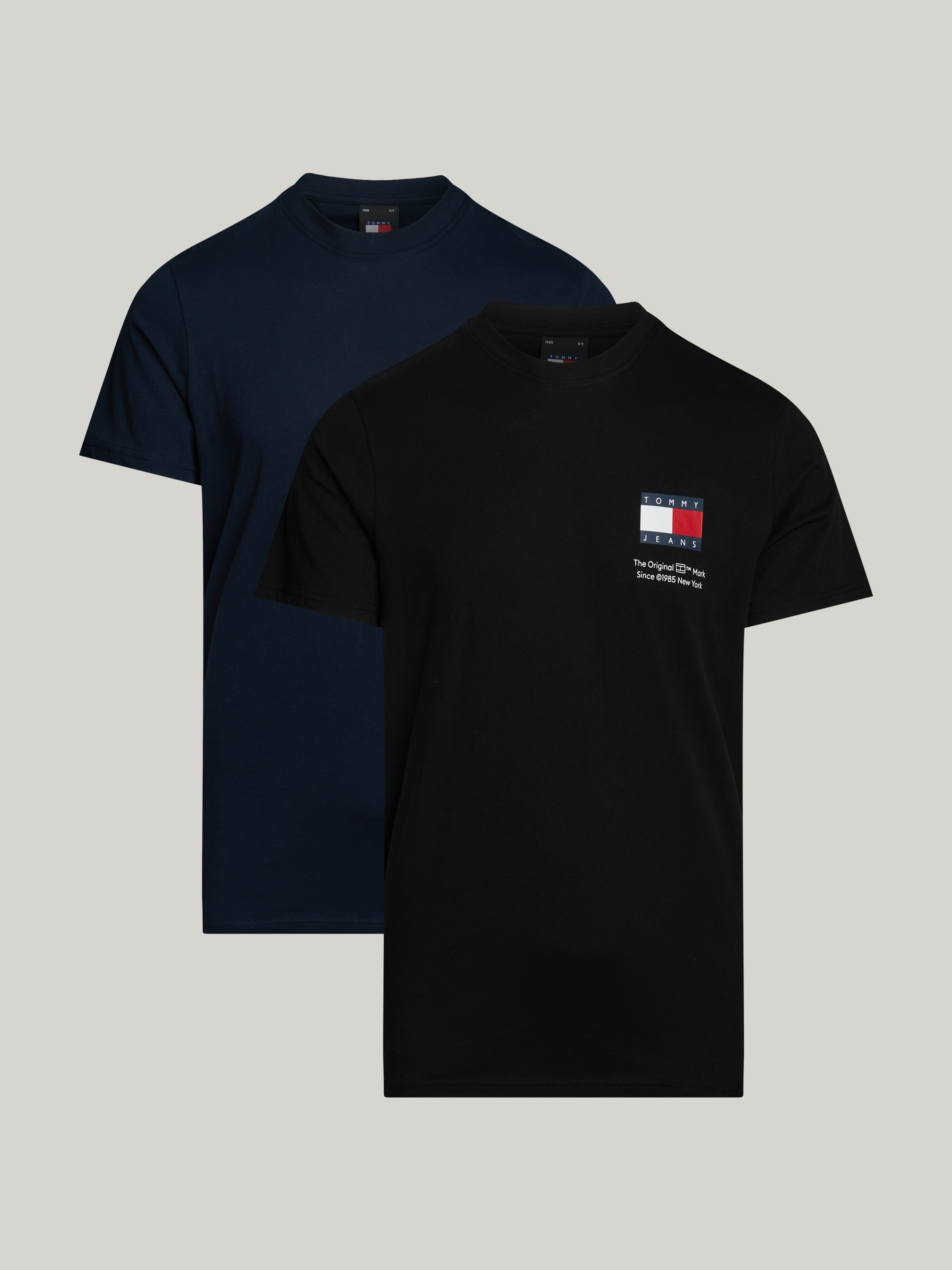 Tommy Jeans T-Shirt »TJM SLIM 2PACK S/S FLAG DNA TEE«, mit großem Logodruck auf der Brust