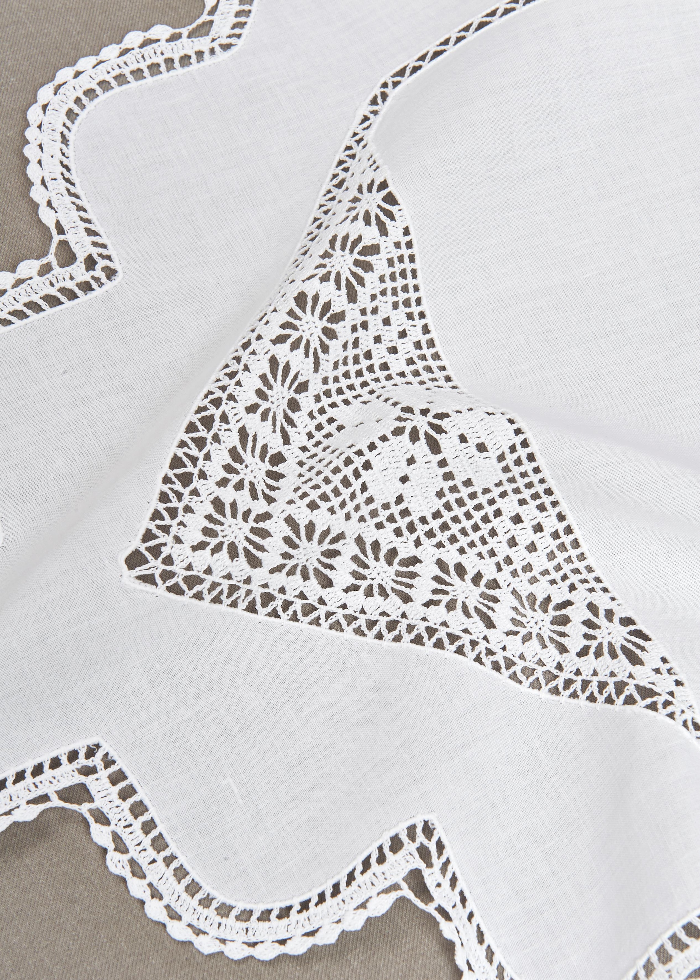 HOSSNER - ART OF HOME DECO Gardine »Wolfgangsee«, (1 St.)