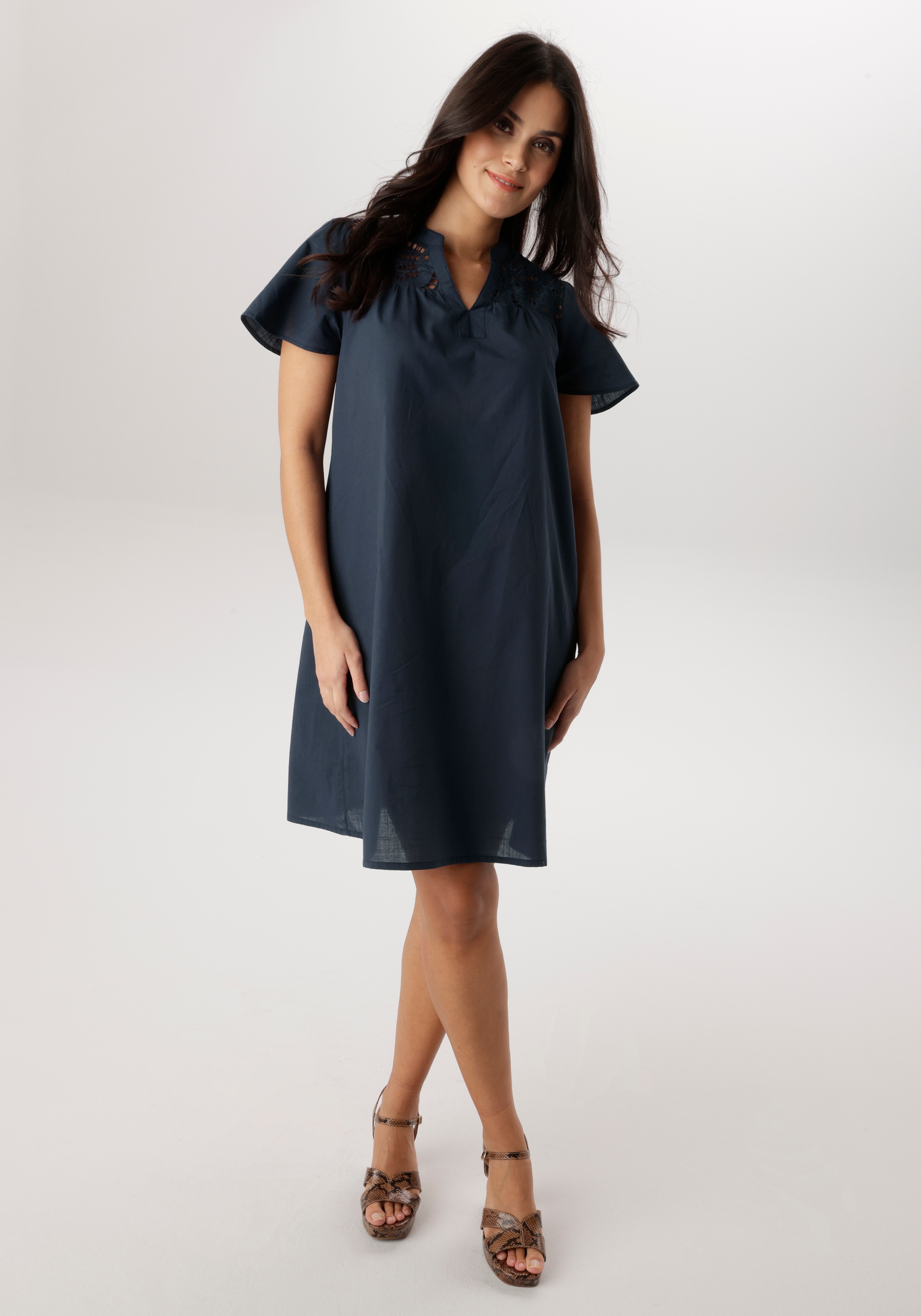 Aniston SELECTED Sommerkleid mit Lochspitze im Schulter- und Brustbereich