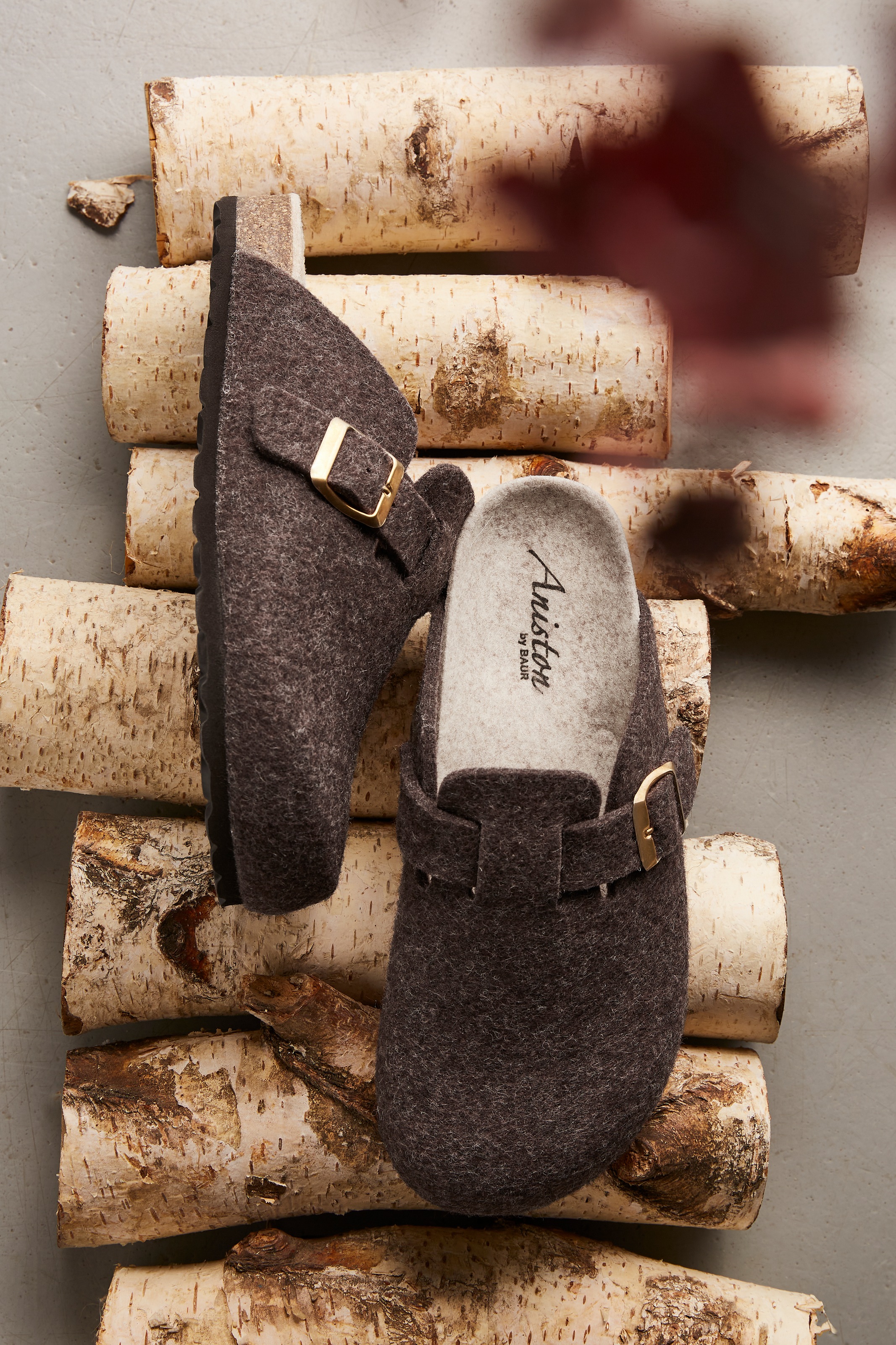 Aniston SHOES Clog, Hausschuh, Homeslipper mit verstellbarem Riemchen - NEUE KOLLEKTION