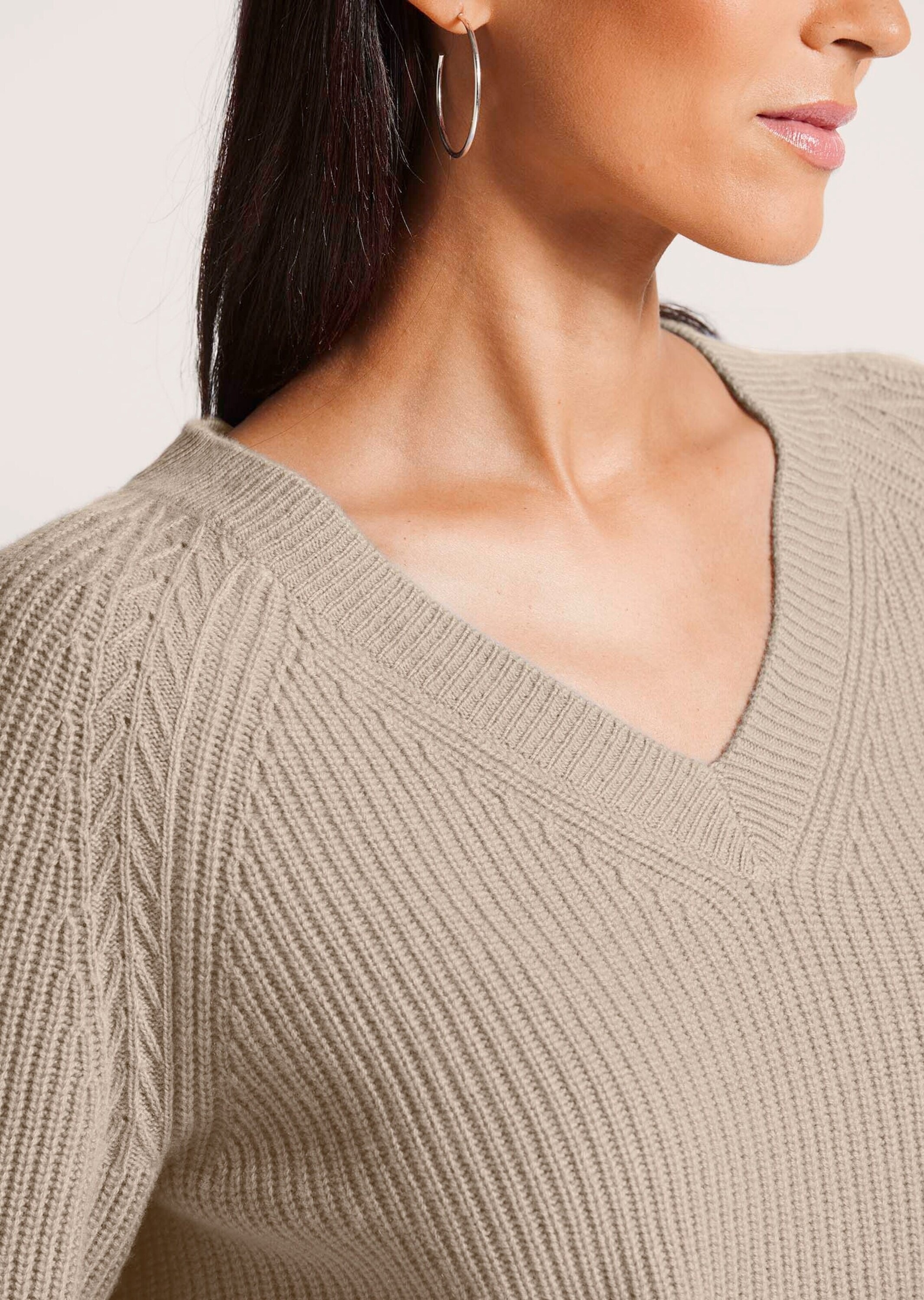 MADELEINE Longpullover »Pullover Langarm-Pullover mit V-Ausschnitt«