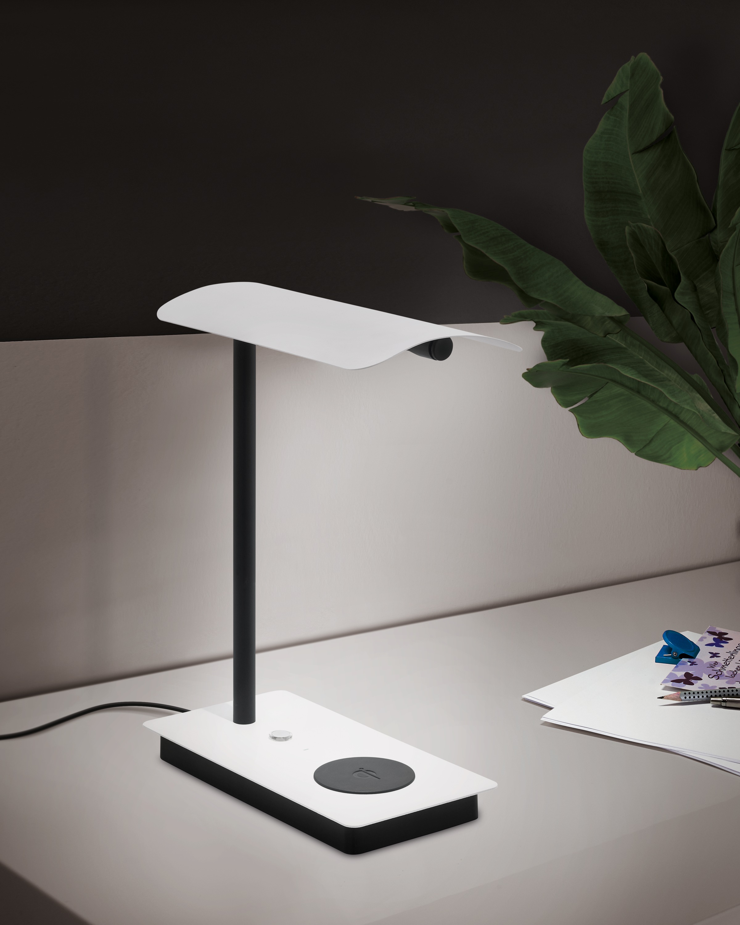 EGLO »ARENAZA Schreibtischleuchte - kabellose Ladefunktion« LED-Modul 1 Stk. Warmweiß Tischleuchte, Warmweiß, Induktionsladefläche, Touch, dimmbar, 3000K