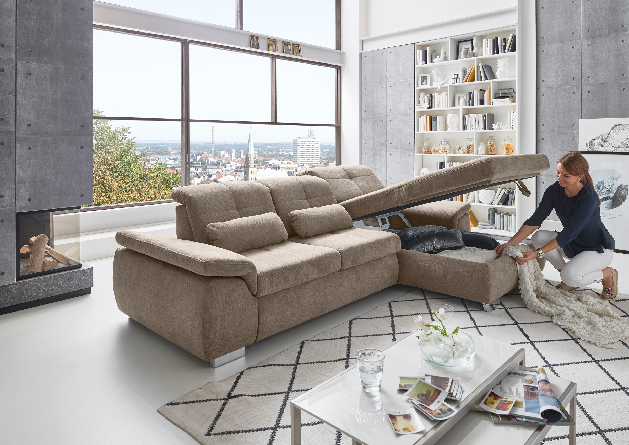 Die PlanBar Ecksofa »MP-IN16037 L-Form mit Federkern-Polsterung«, mit Sitztiefenverstellung & Zierkissen