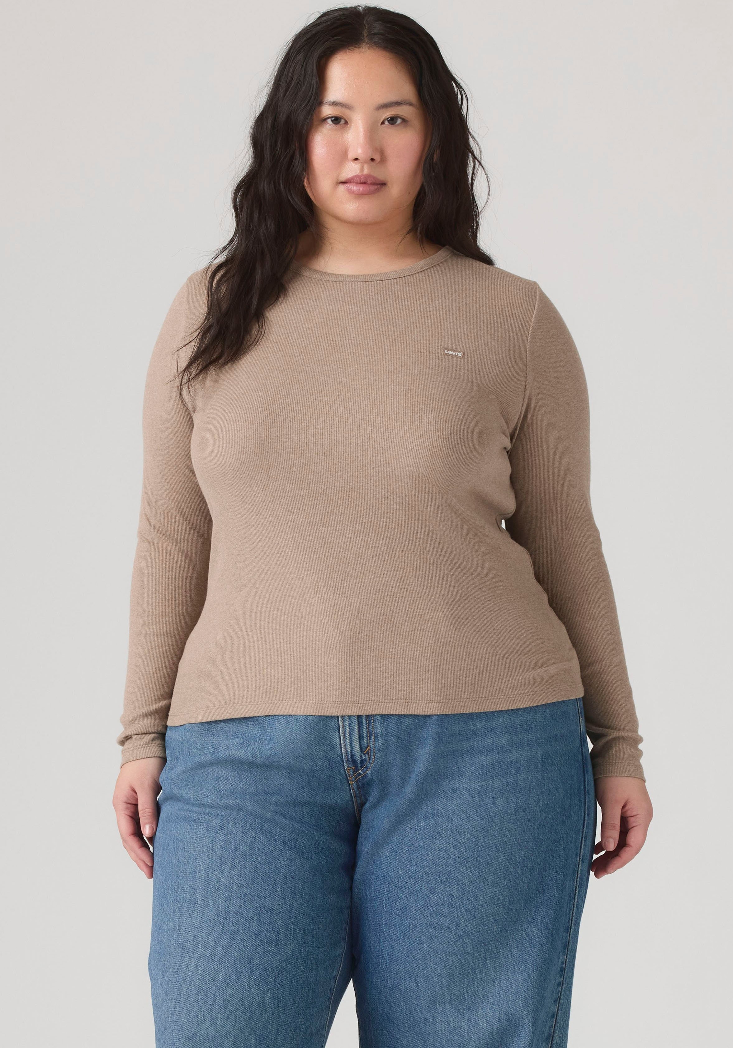 Levis Plus Langarmshirt "PL HAYES LS" in figurbetonter Passform