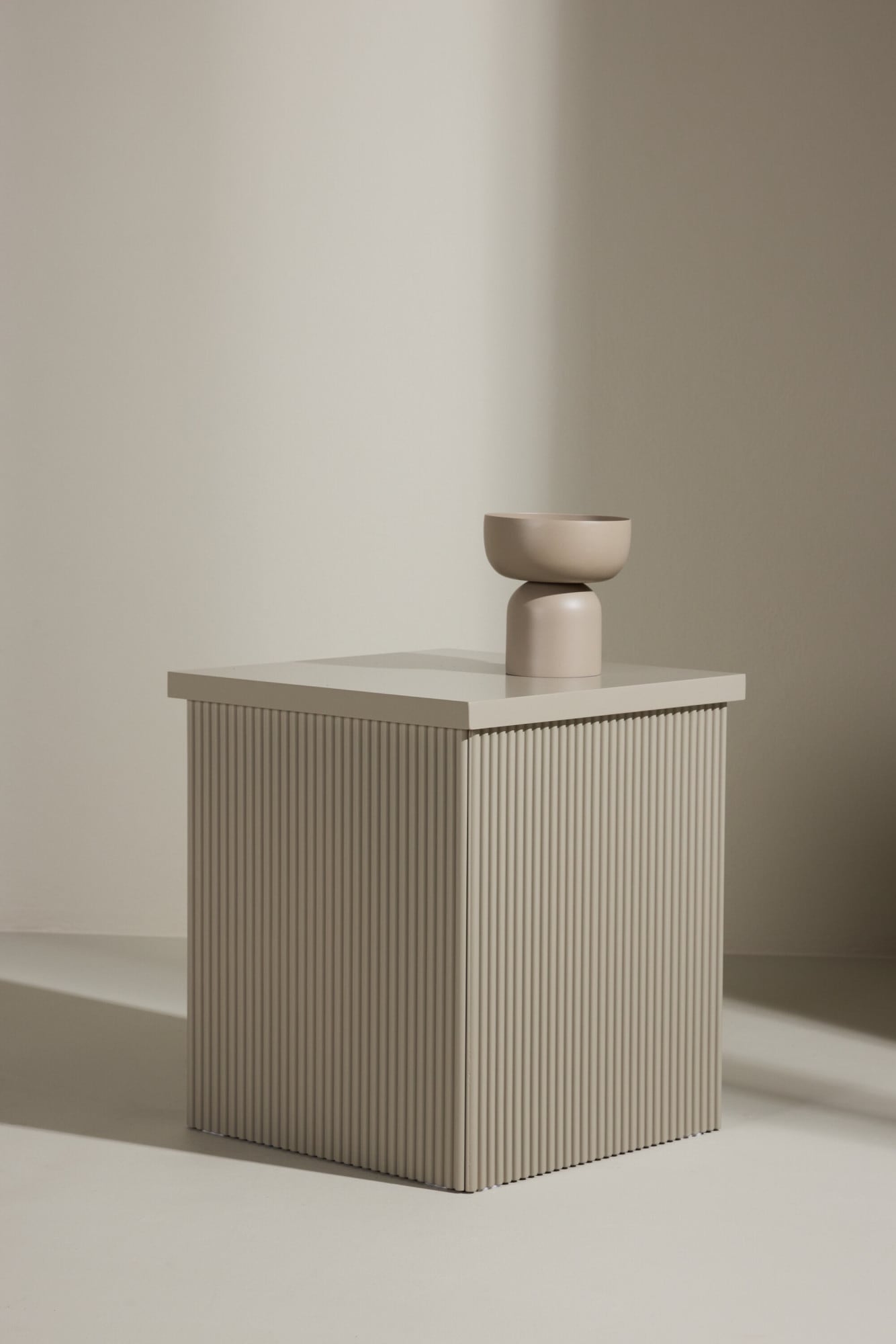 Venture Home Beistelltisch "Lenox, kompakter Beistelltisch in einladendem Beige, 40 × 40 cm" Ablagetisch, MDF, quadratisch, schlicht, vielseitig, dezent