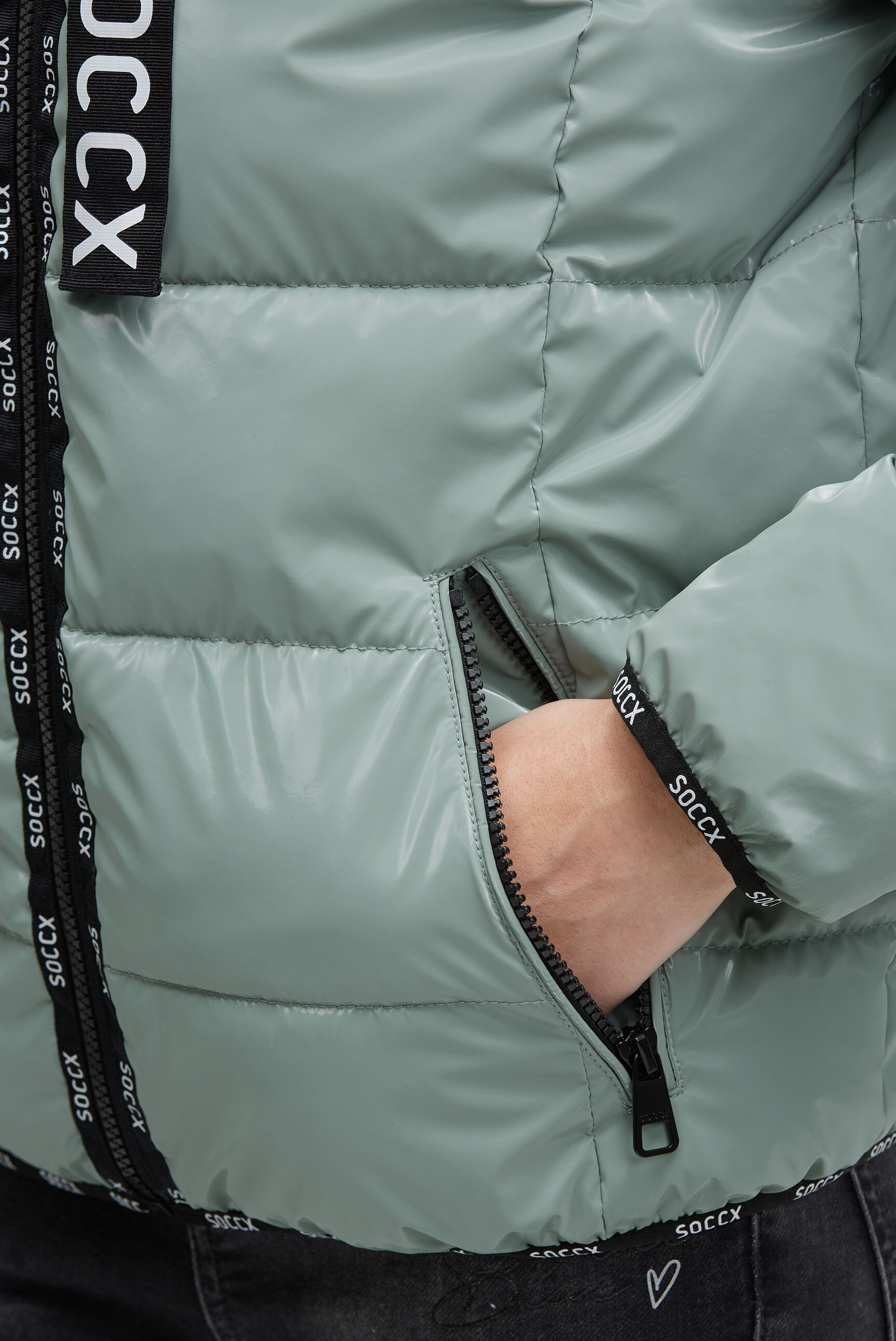 SOCCX Winterjacke, mit Kapuze, mit elastischem Saumabschluss