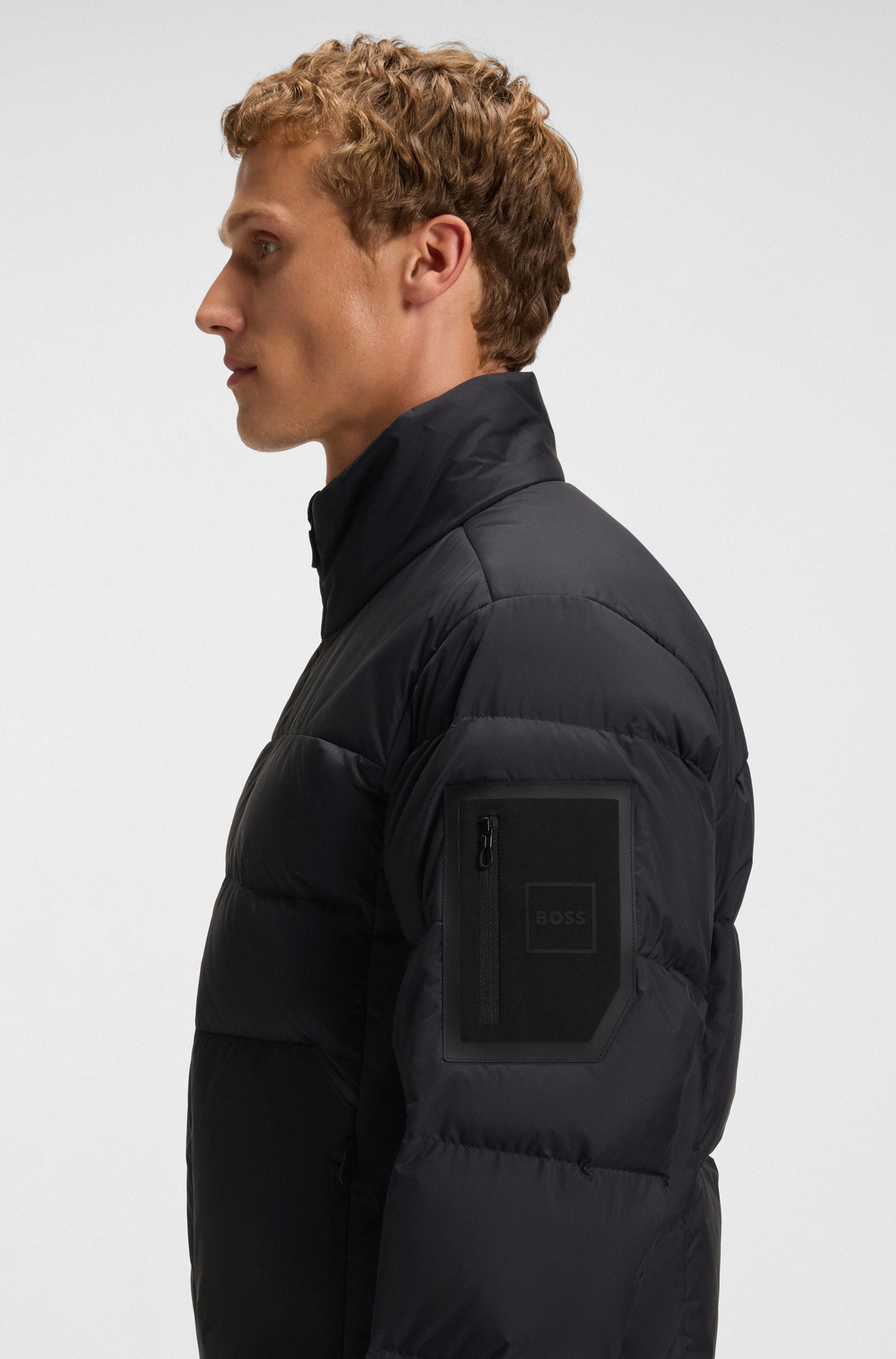 Thumbnail - BOSS GREEN Daunenjacke "OW Urbanex Puffer" Stehkragen, reflektierende Details, Ärmeltasche