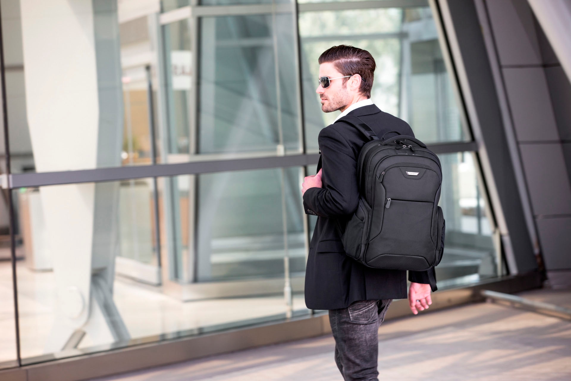 Targus Laptoprucksack »Corporate Traveller (15-15.6)« Militärstandard 1680D, SafePort x D3O Fall- und Seitenschutz