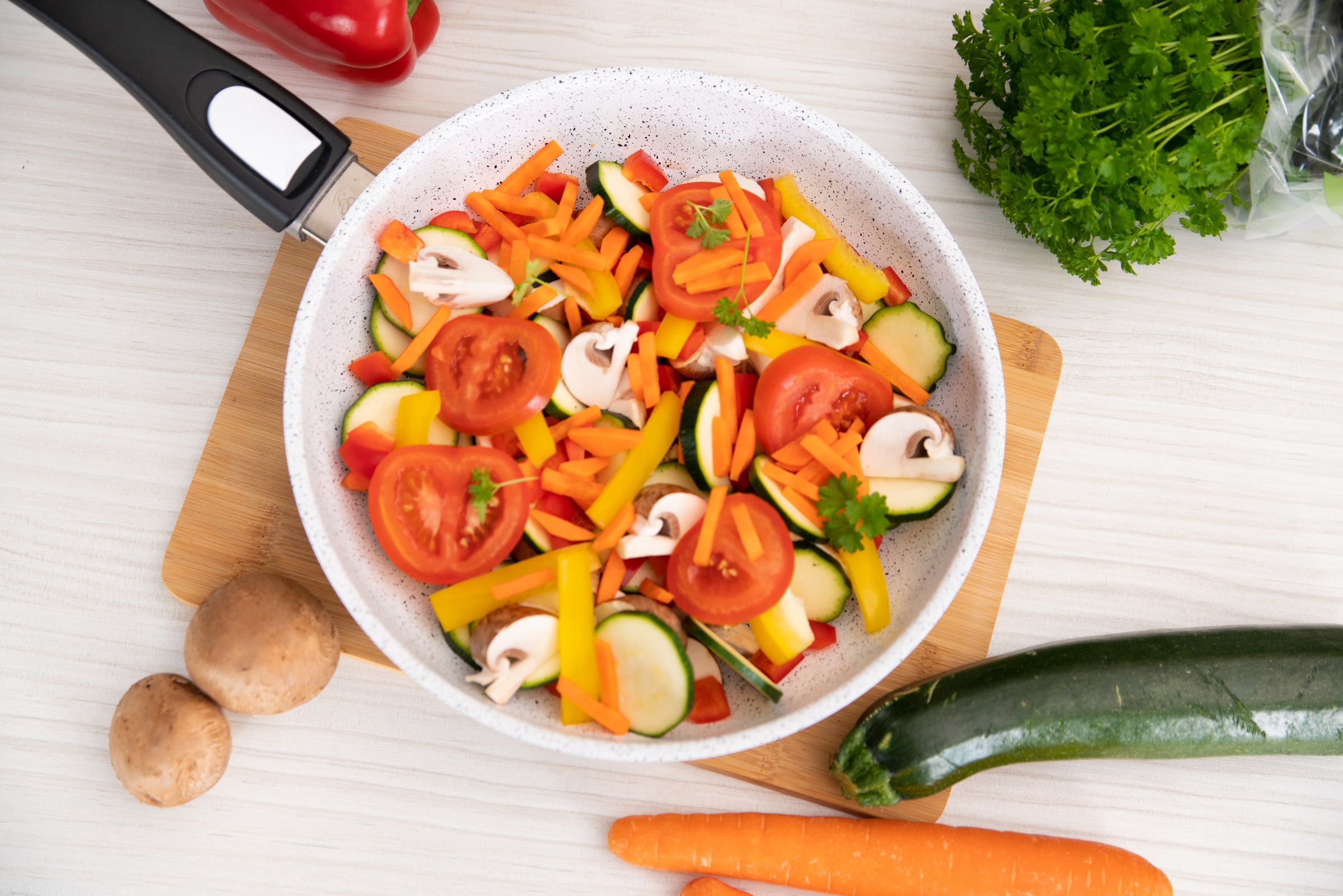 Genius Bratpfanne »Cerafit Mont Blanc 20 cm inkl. Nicer Dicer Quick Professional« Edelstahl 18/10 Set, 13 Stk. tlg. Abnehmbarer Griff, hitzebeständig, spülmaschinengeeignet