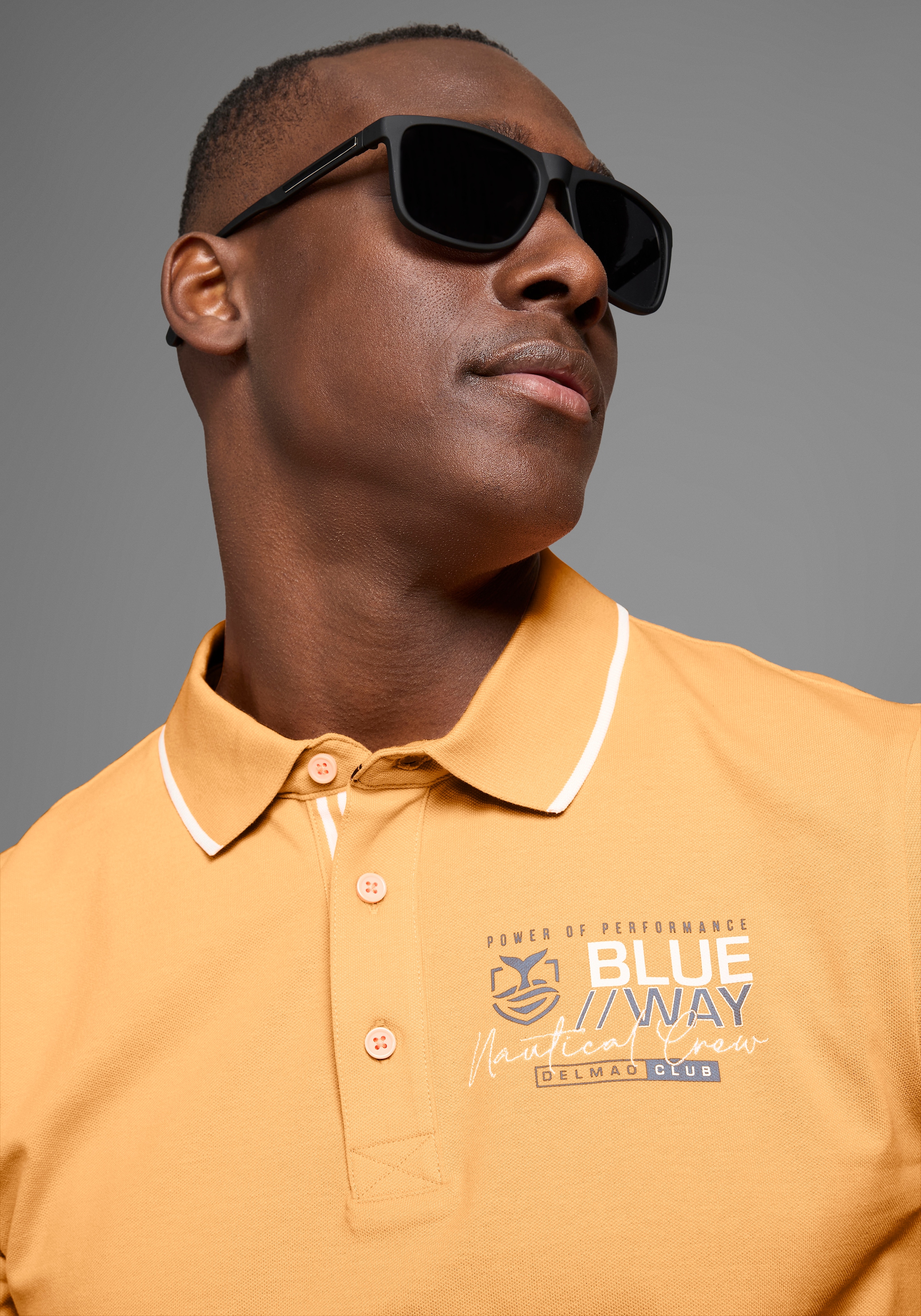 DELMAO Poloshirt, mit sportlichen Kontraststreifen & gestreifter Knopfleistenblende