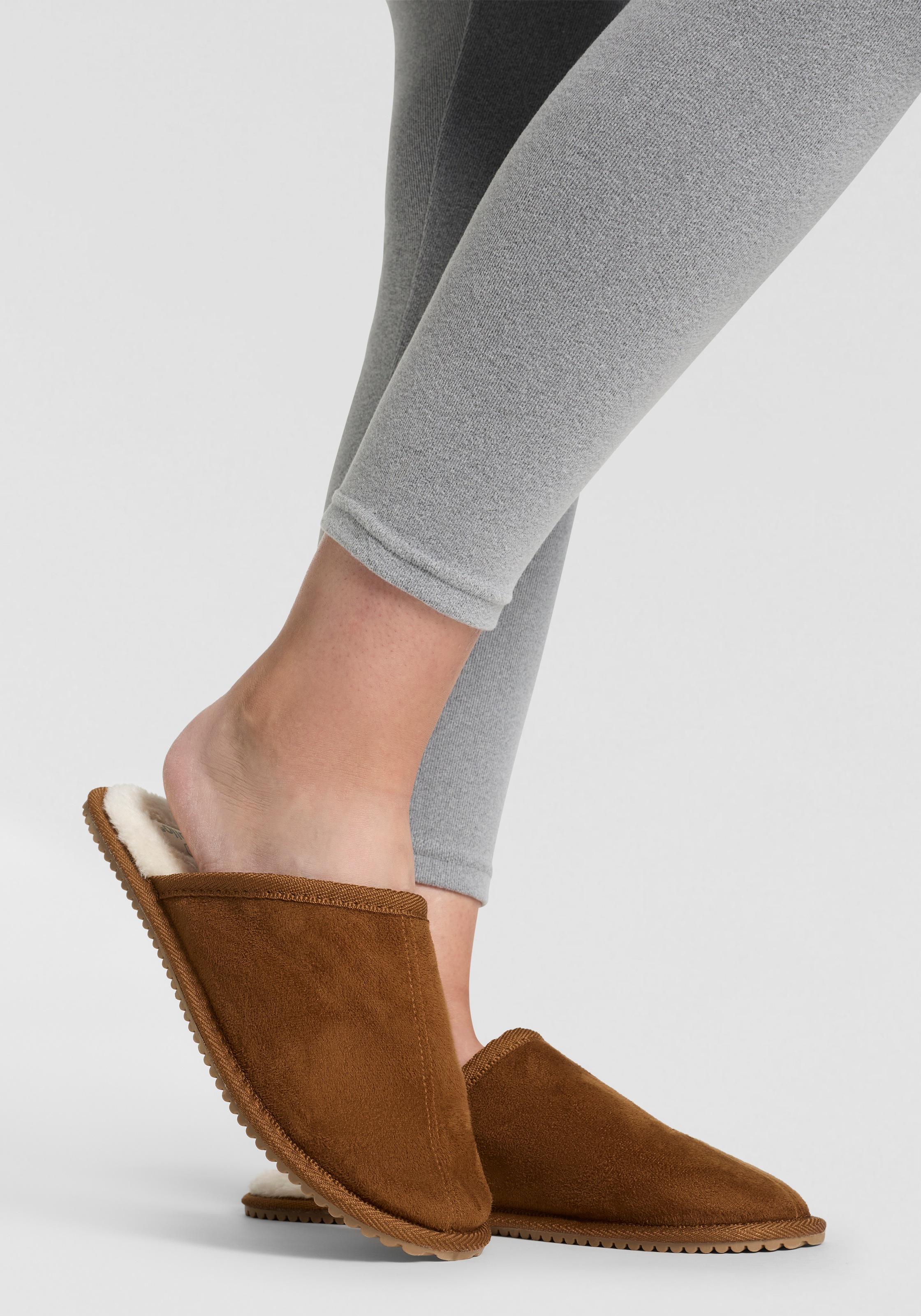 Apollo Pantoffel 2 Stk. tlg. aus Wildlederimitat mit Gummisohle günstig online kaufen