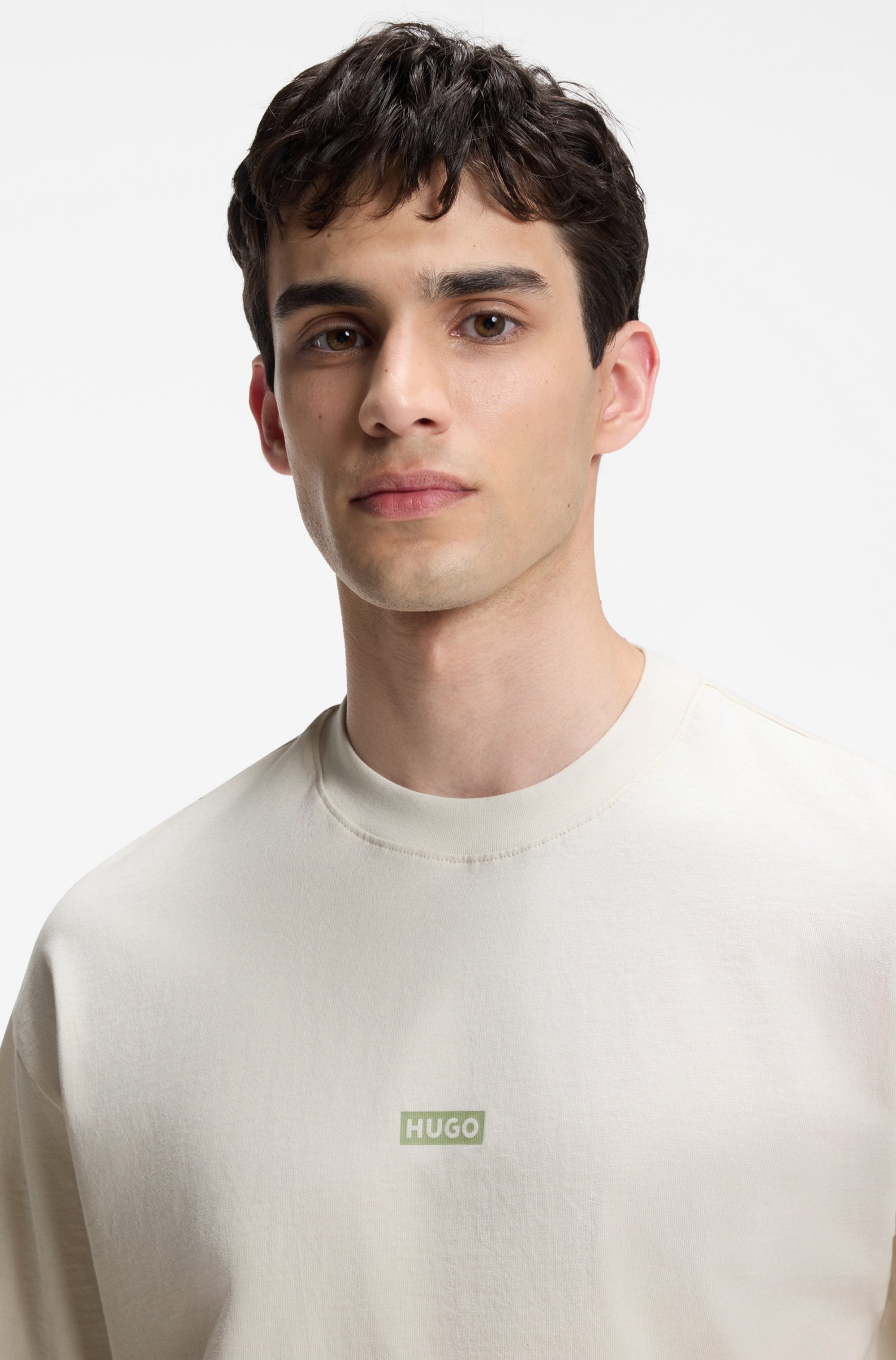 HUGO T-Shirt »Nalono_F« mit Farbverlauf, Loose Fit, Rückendruck